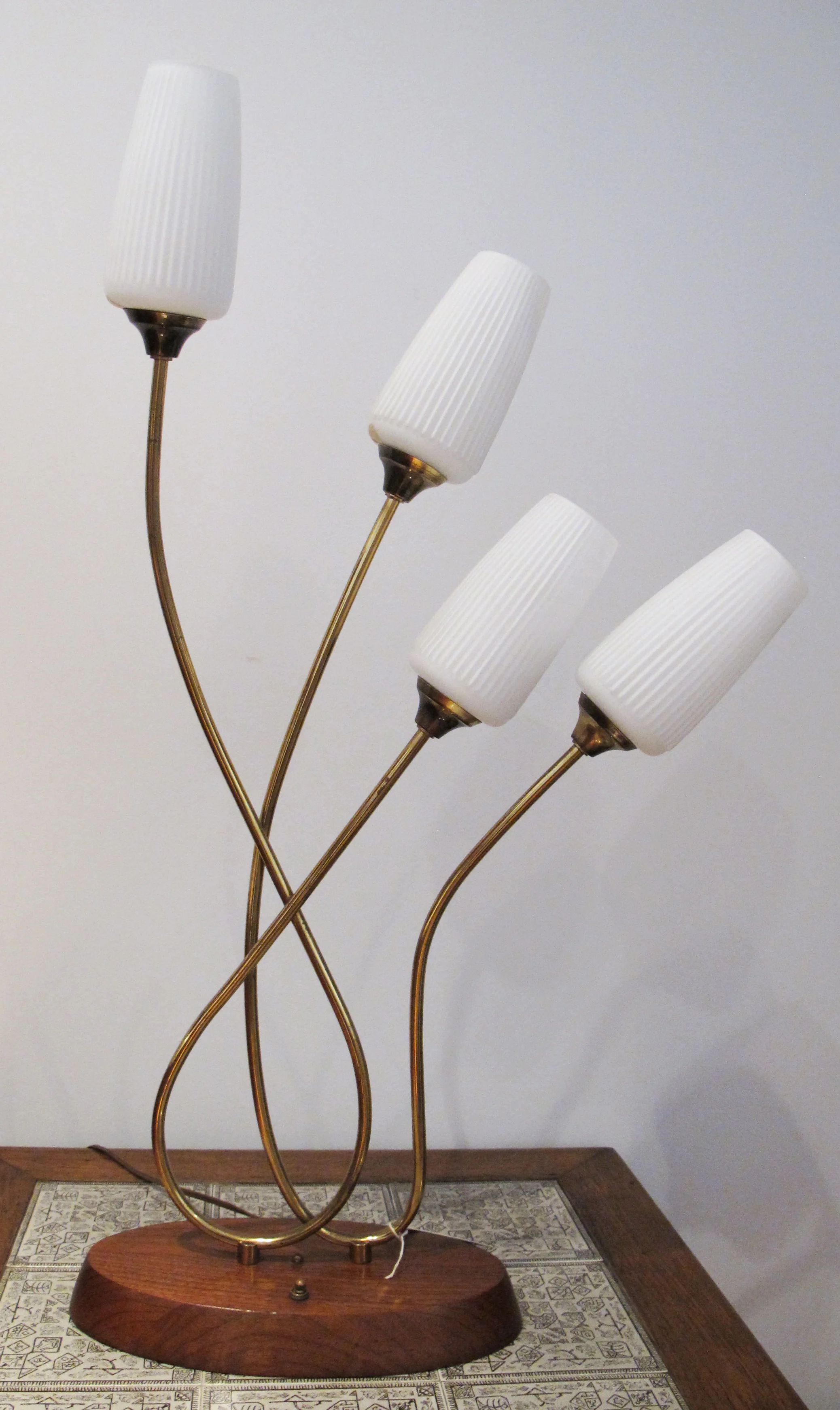 MID CENTURY FOUR-STEM BRASS & WOOD TULIP LAMP