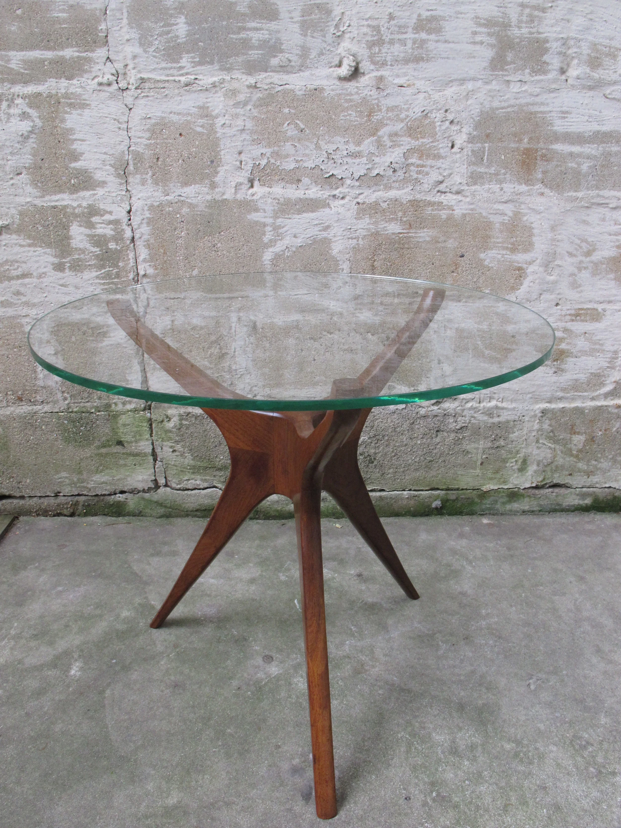KAGAN STYLE MID CENTURY WALNUT & GLASS SIDE TABLE