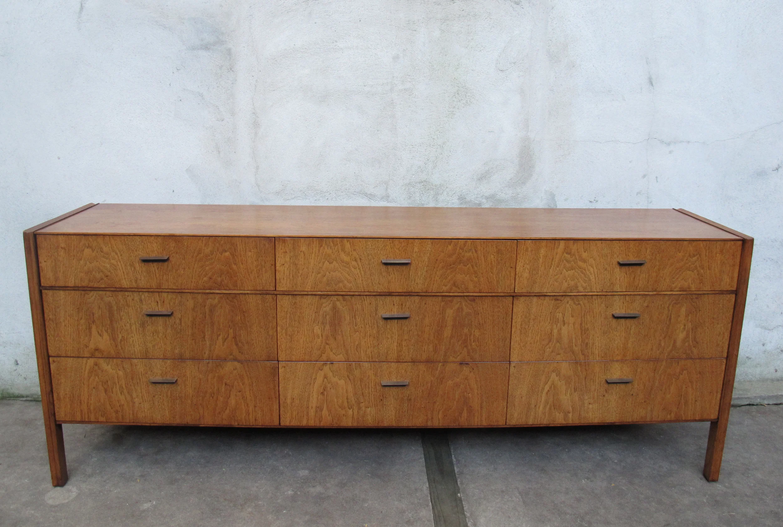 MID CENTURY NINE DRAWER OAK DRESSER