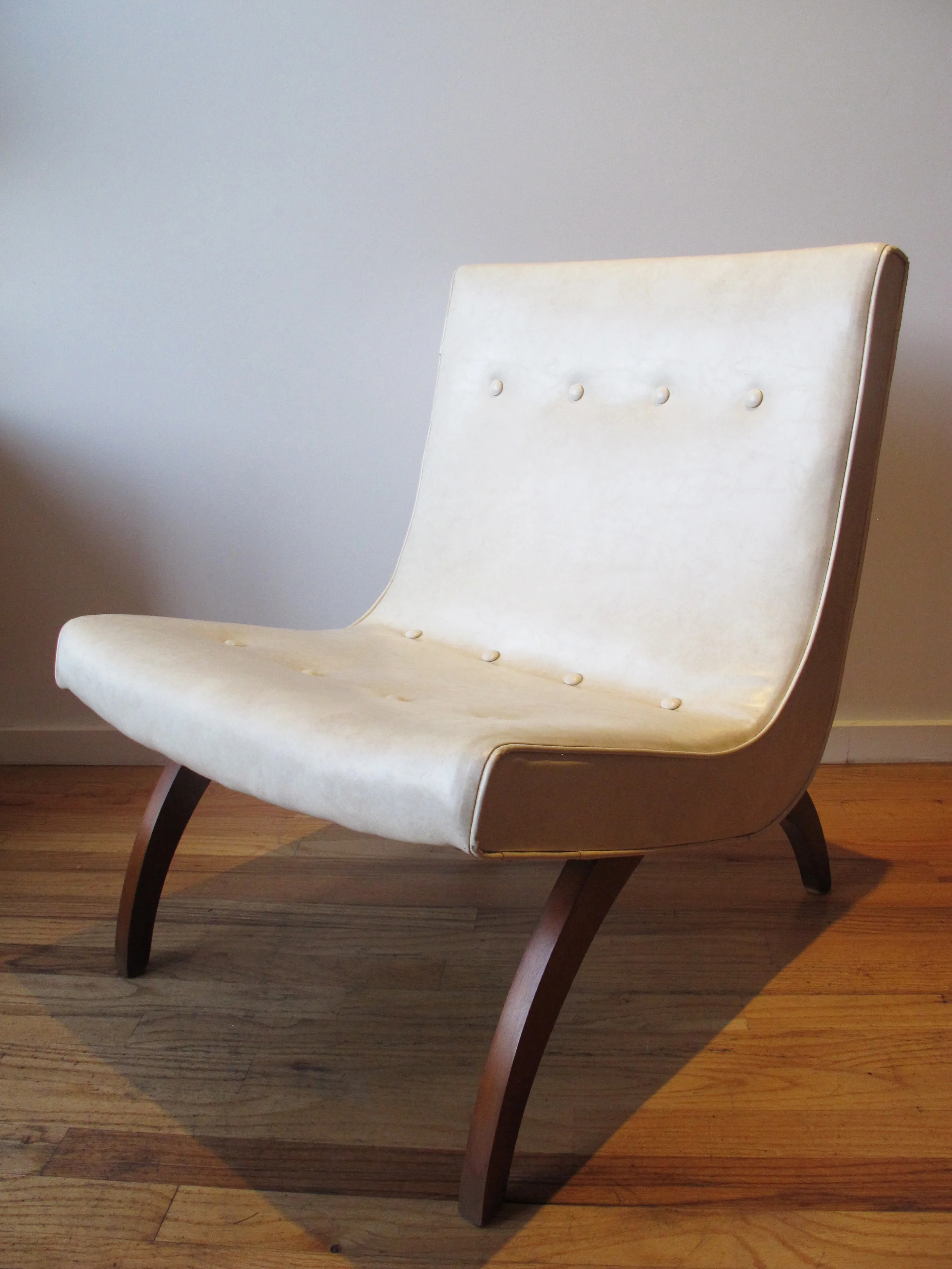 MID CENTURY SCOOP CHAIR ATTRIBUTED TO MILO BAUGHMAN