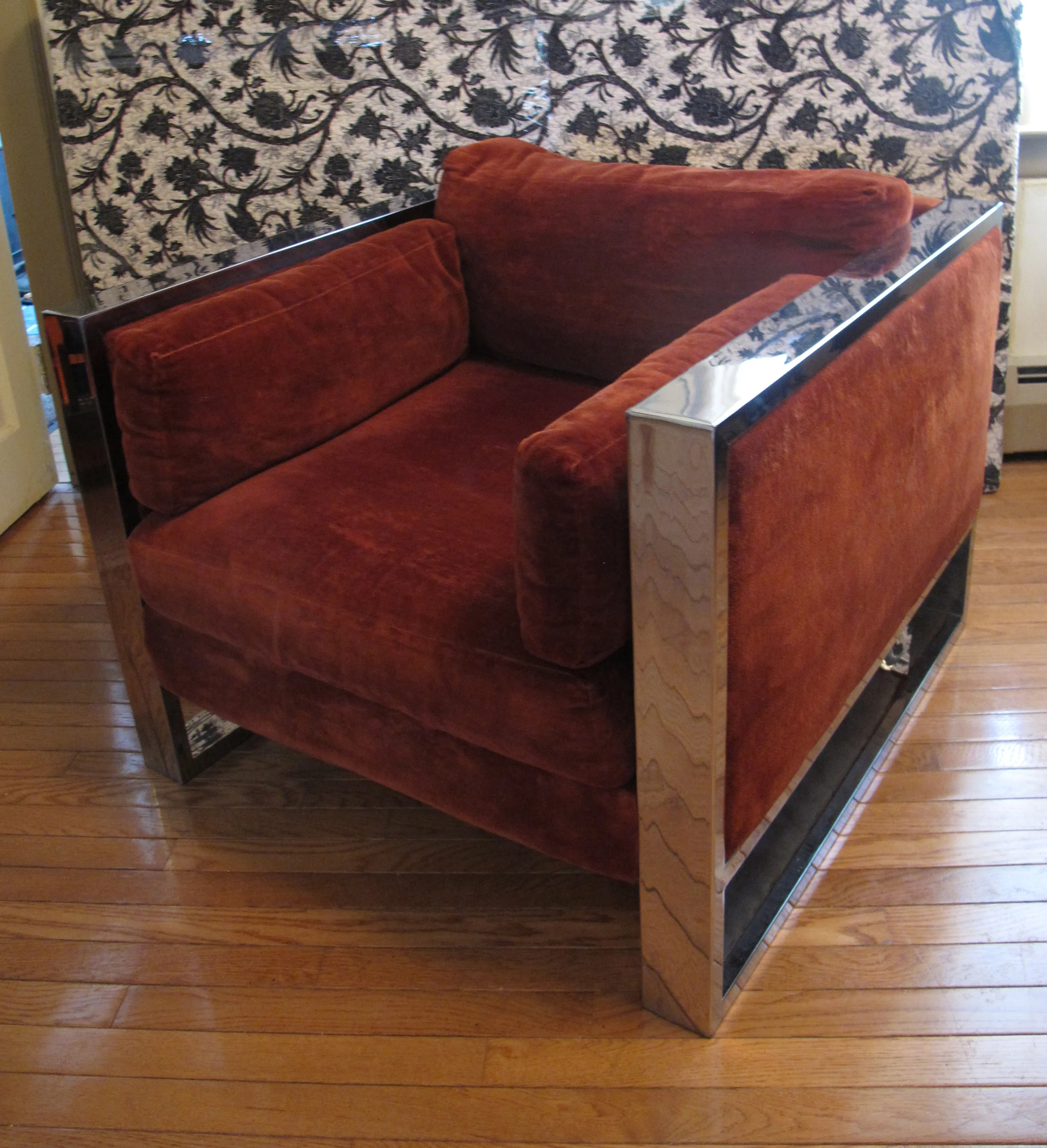 MID CENTURY MODERN CUBE LOUNGE CHAIR WITH CHROME FRAME