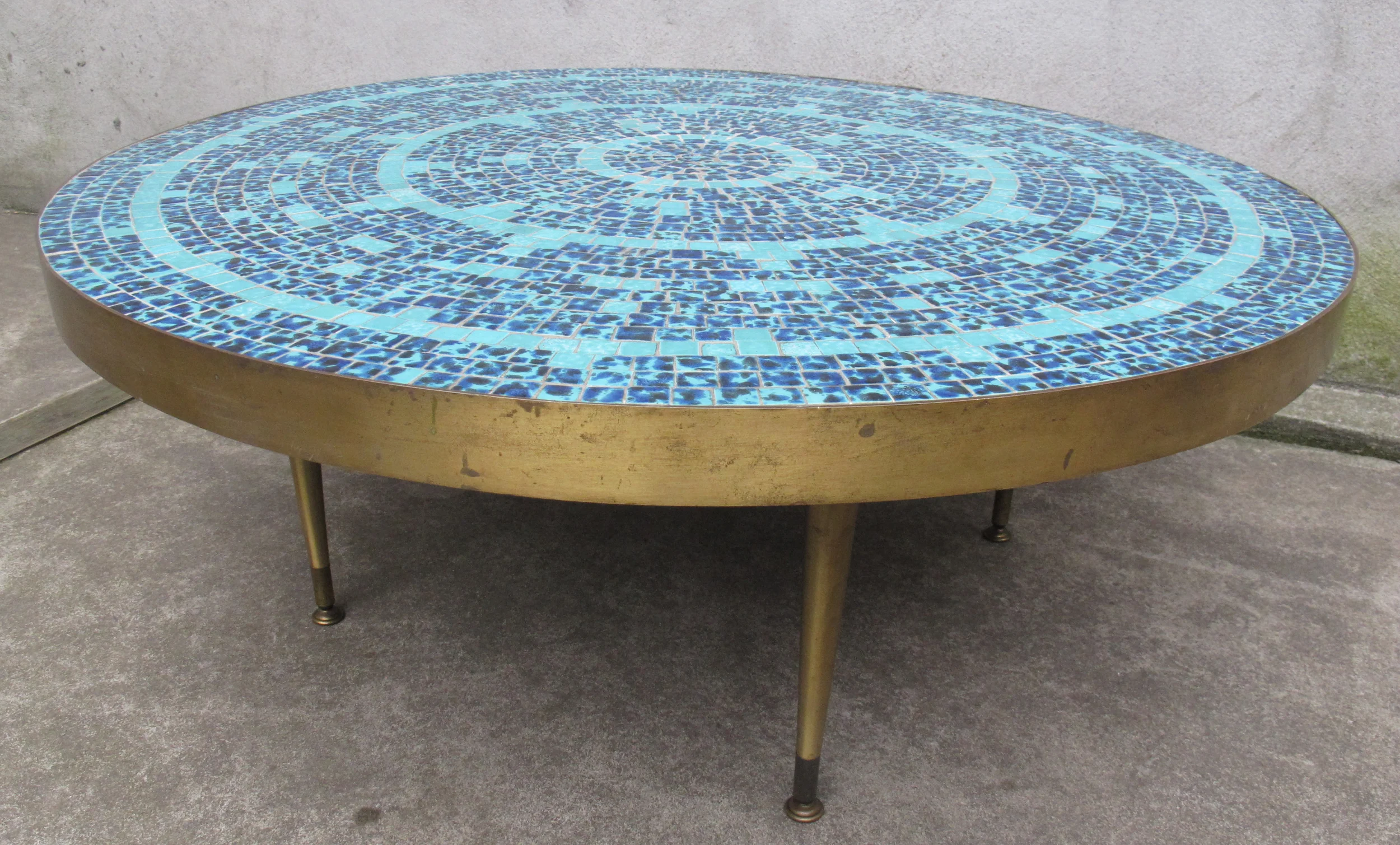MID CENTURY ROUND BRASS AND BLUE MOSAIC TILE COFFEE TABLE