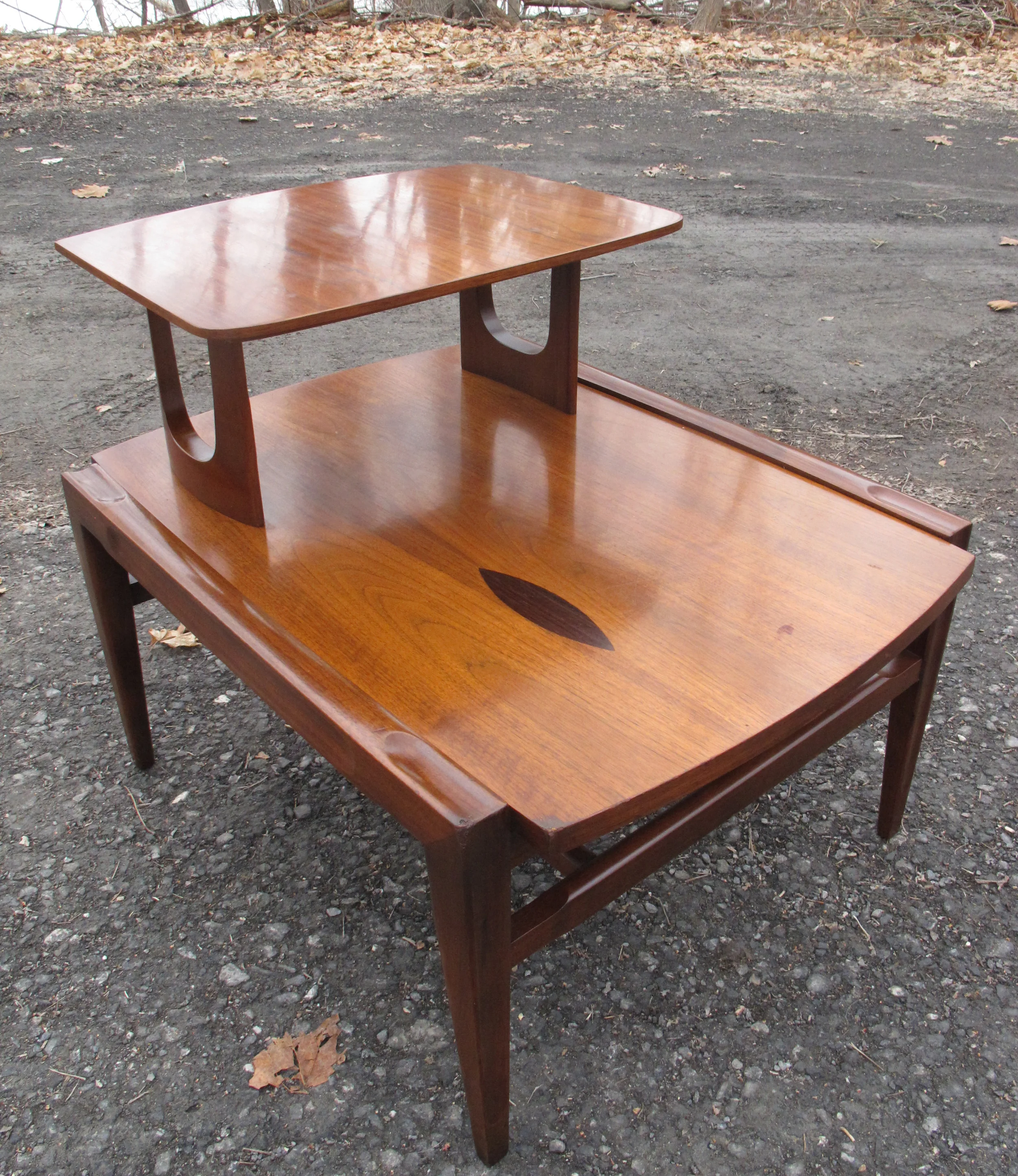 MID CENTURY TWO TIERED END TABLE WITH DECORATIVE INLAY