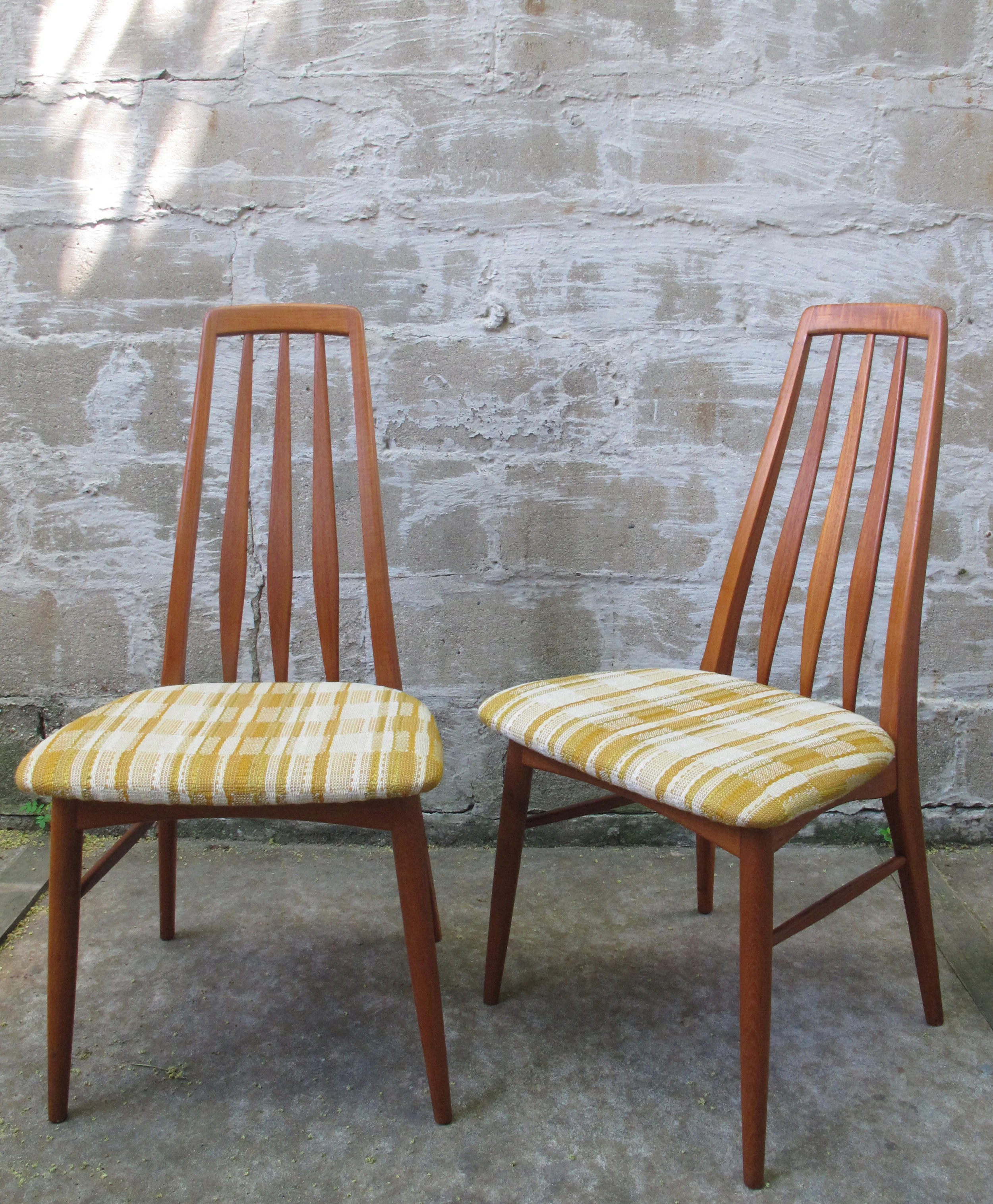 PAIR NIELS KOEFOED EVA TEAK SLAT BACK DINING CHAIRS HORNSLET