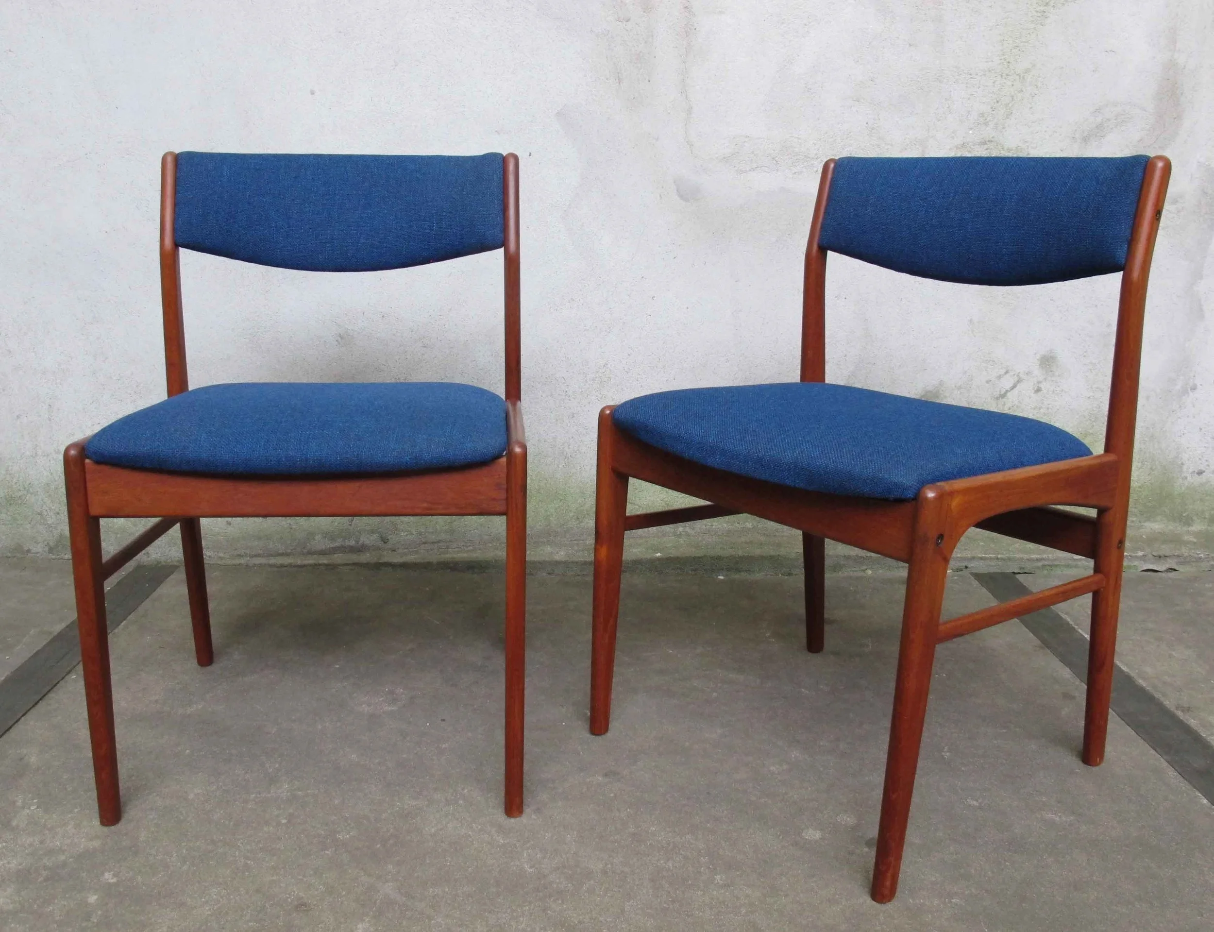 PAIR OF DANISH MODERN TEAK DINING CHAIRS
