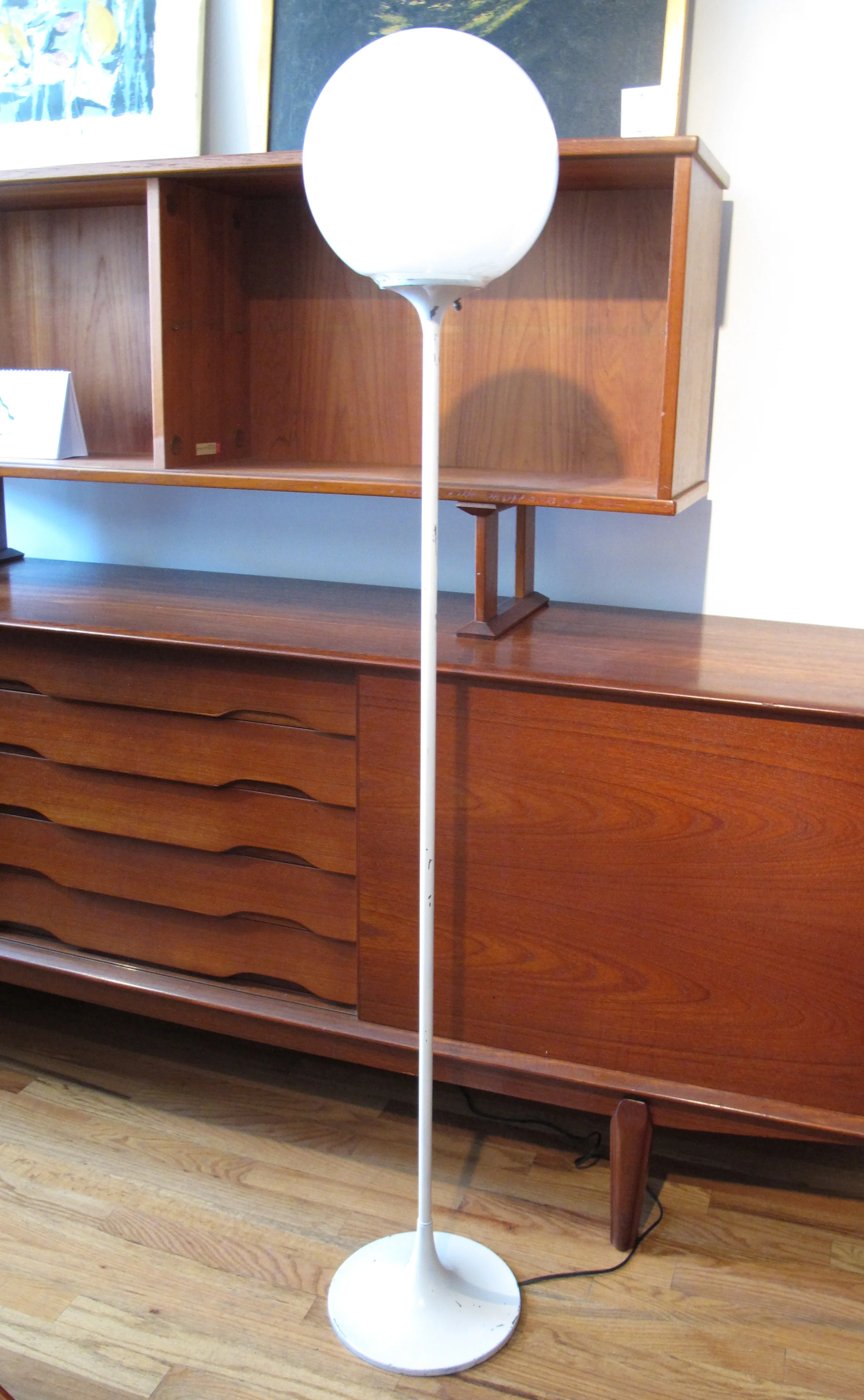 MID CENTURY WHITE FLOOR LAMP BY LAUREL LAMP CO