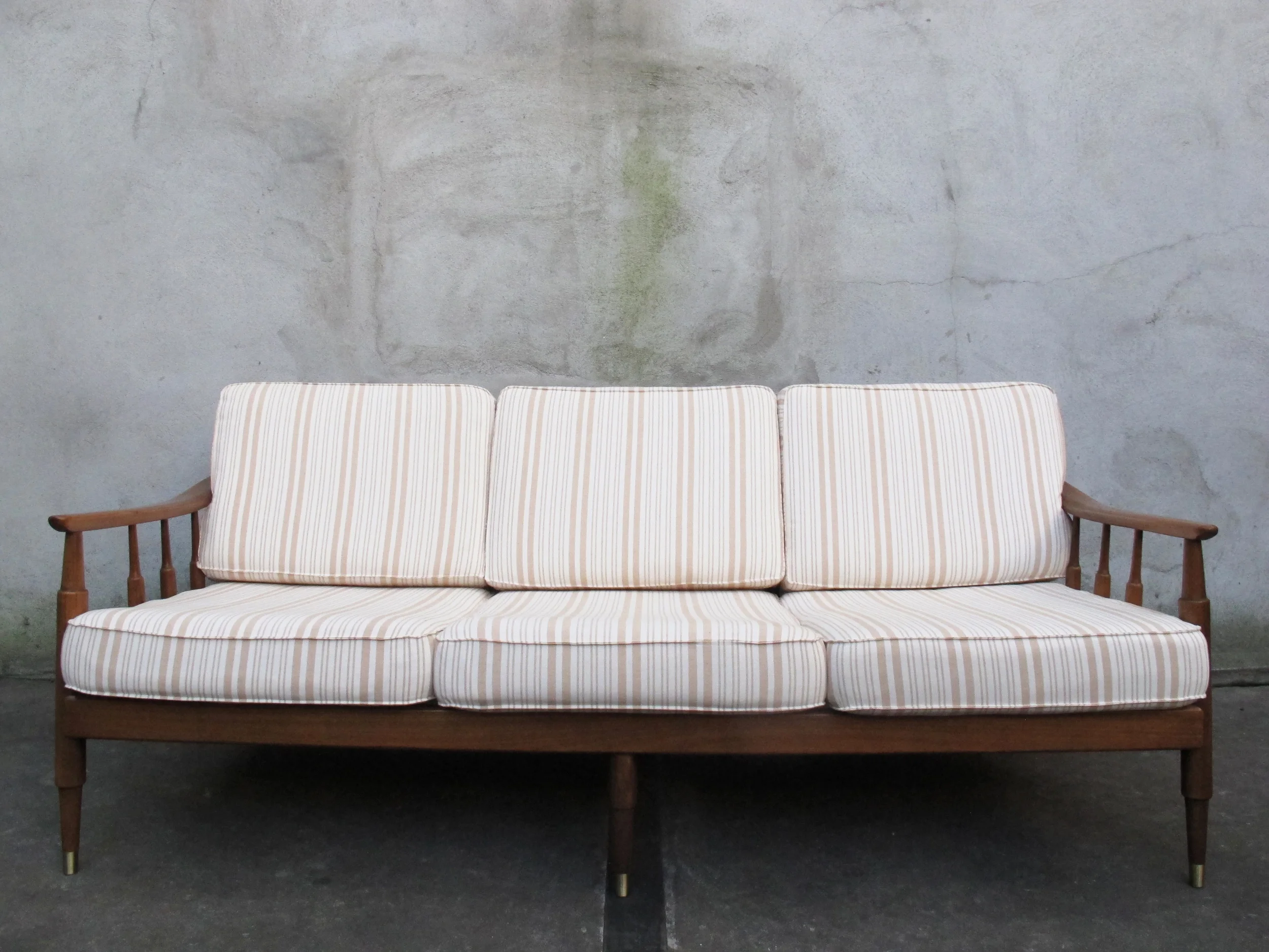 MID CENTURY MODERN SLAT BACK THREE SEAT SOFA