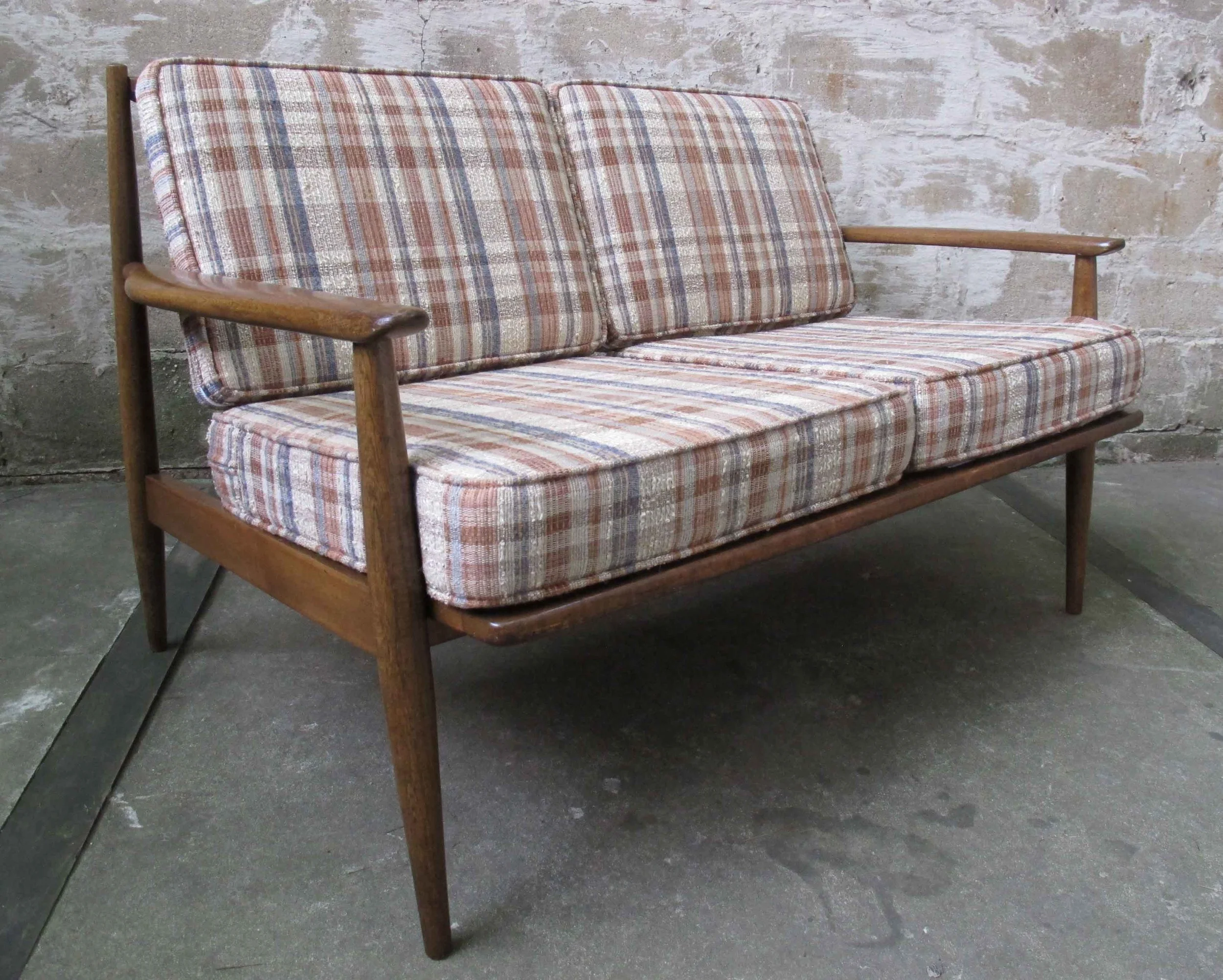 MID CENTURY SPINDLE BACK LOVESEAT