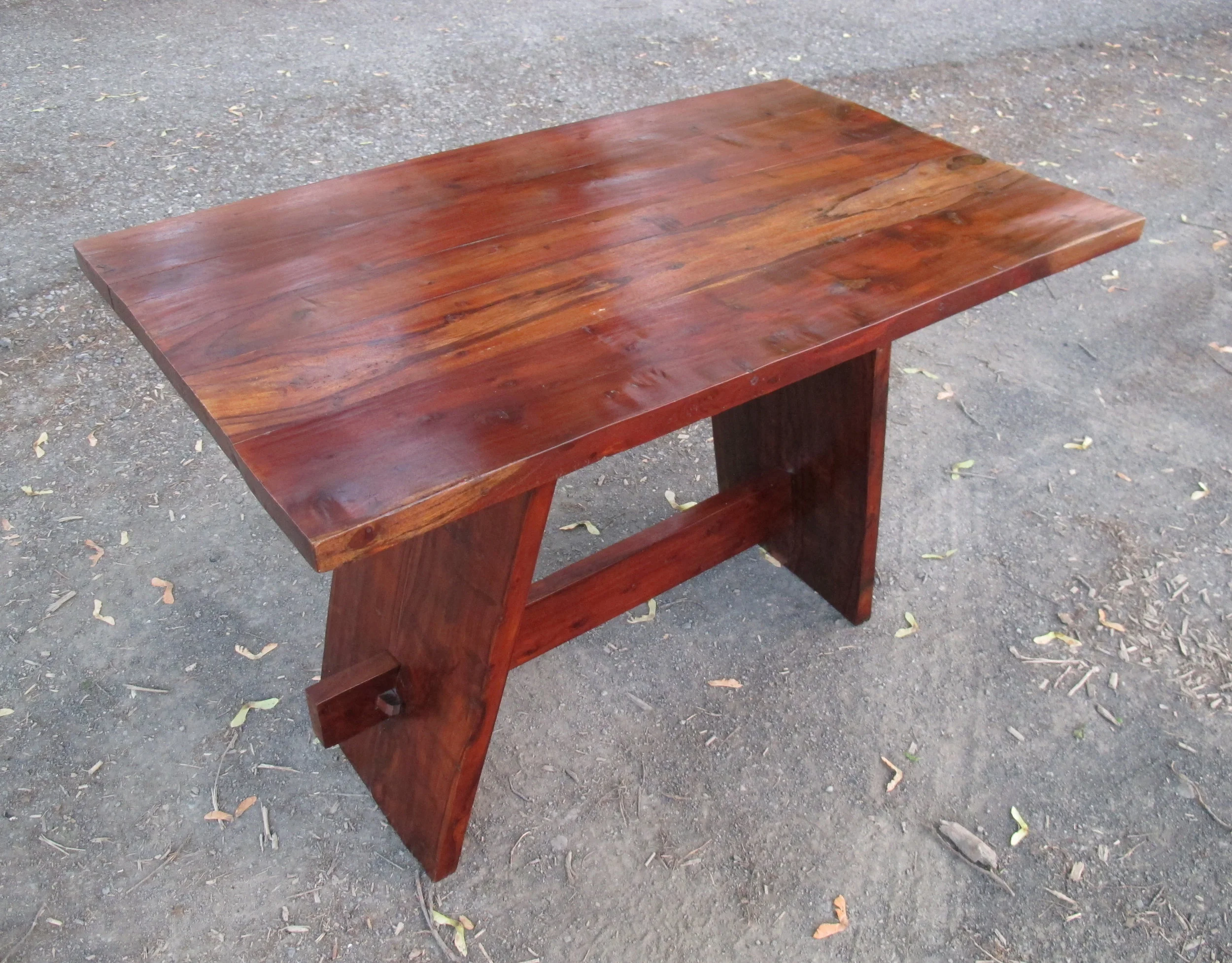 MID CENTURY NAKASHIMA STYLE ROSEWOOD TRESTLE DINING TABLE