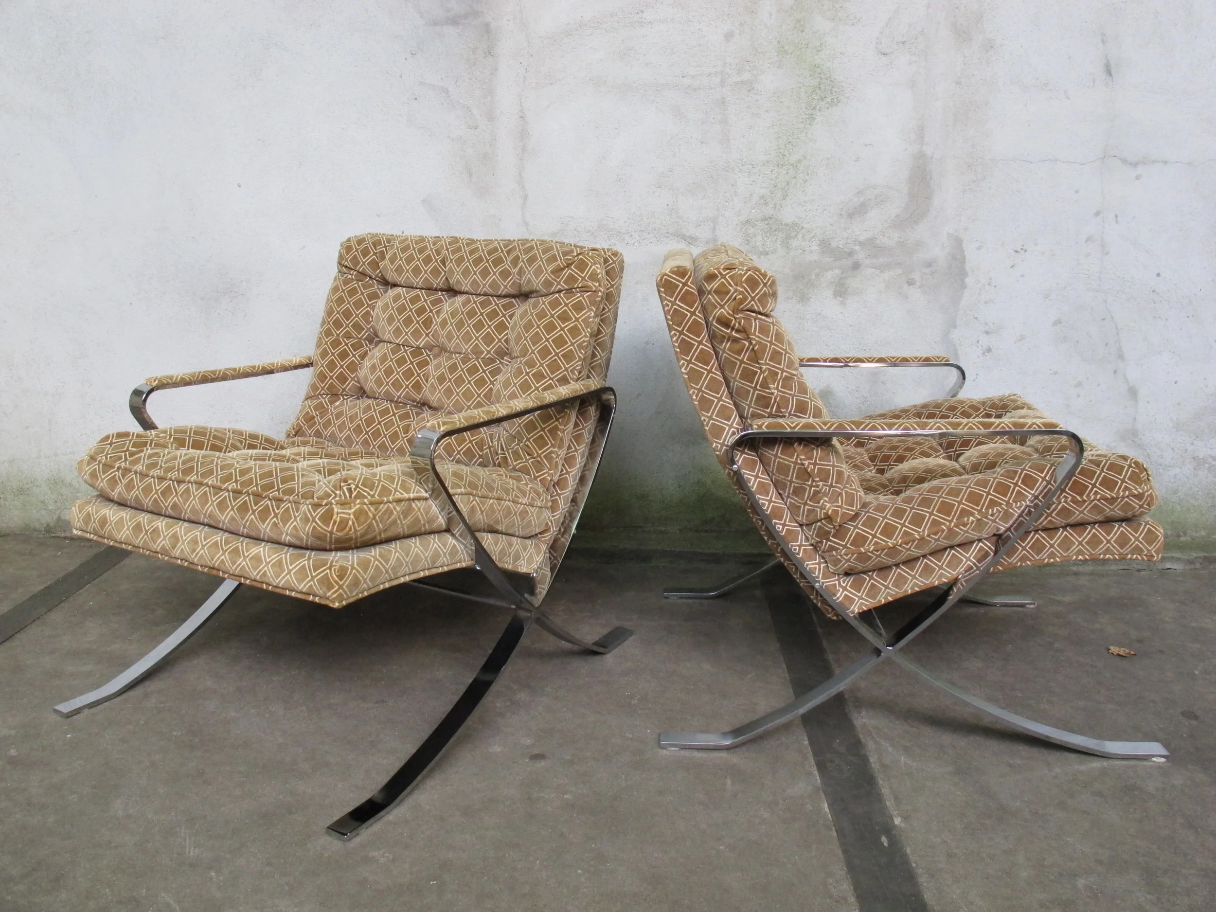 PAIR OF BERNHARDT BARCELONA STYLE LOUNGE CHAIRS