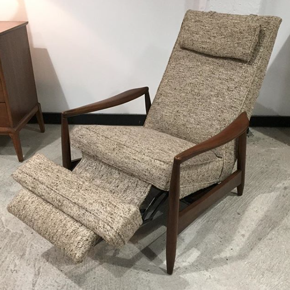 MID CENTURY MILO BAUGHMAN LOUNGE CHAIR