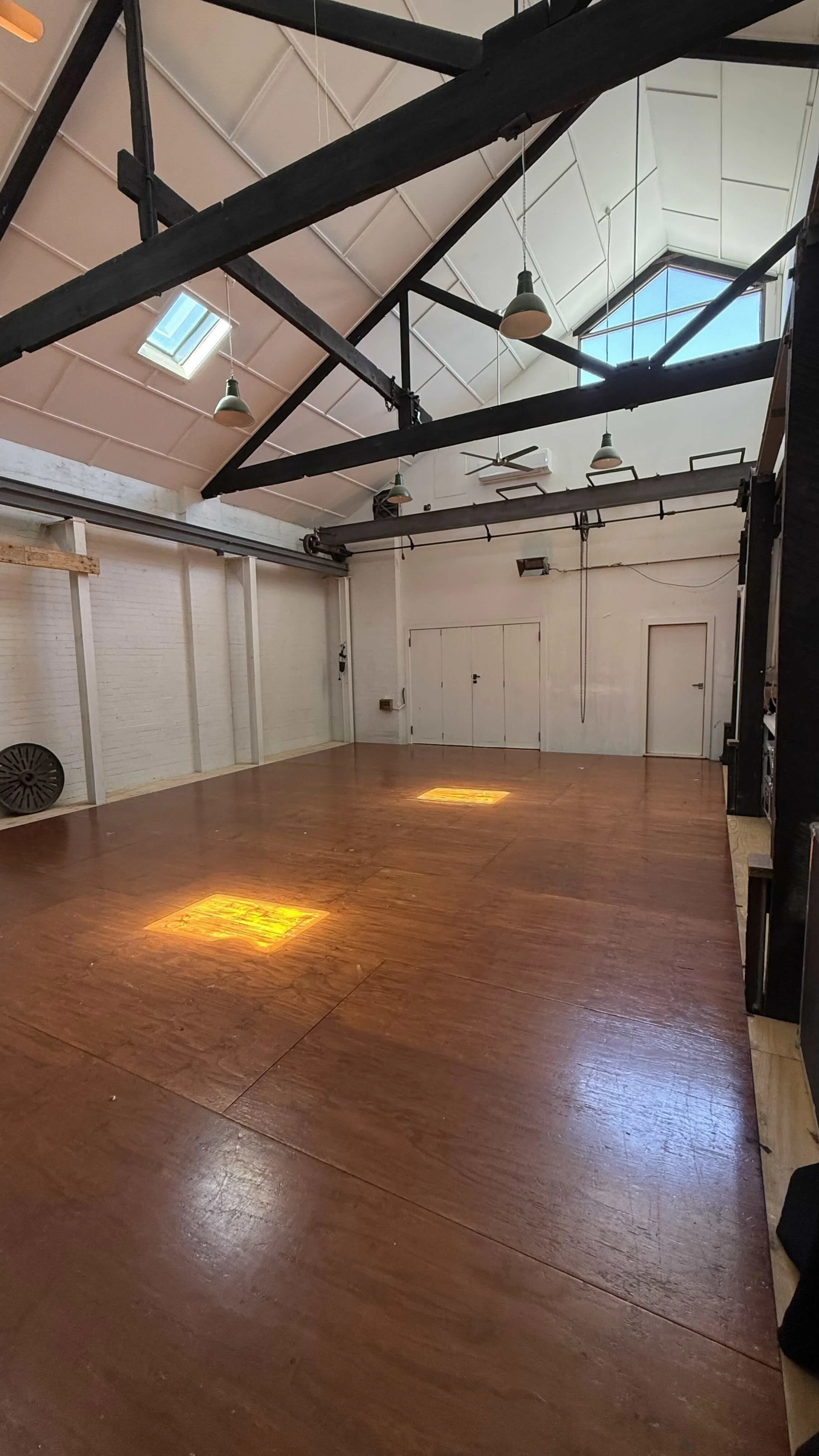 Large space set up for 
theatre or dance