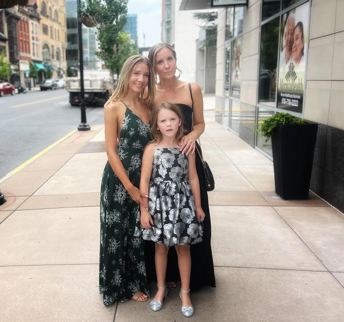 Happy daughters day to my two favorite girls 🎀 @avajarock