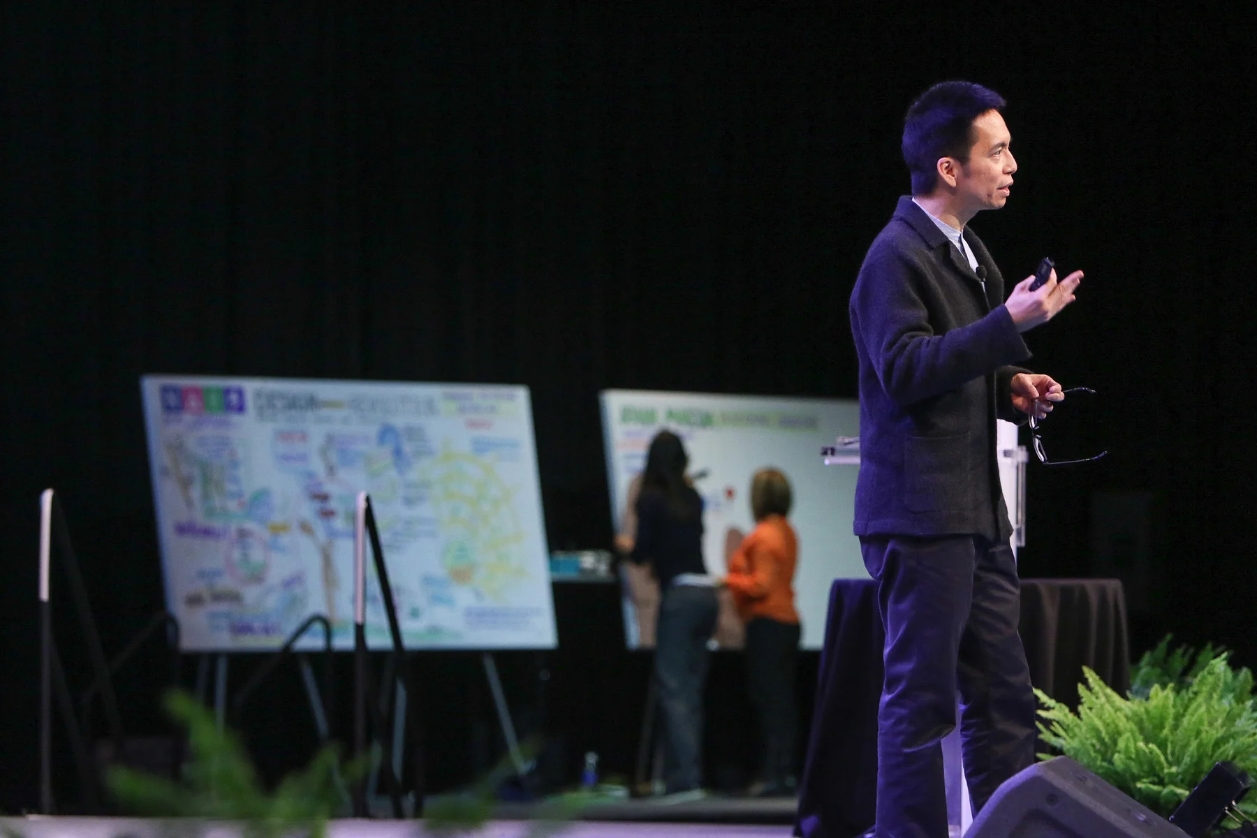 Alece Birnbach and Michelle Boos-Stone graphic recording an amazing keynote by John Maeda at the 2015 NAIS Conference. Maeda is known for linking technology with design. To learn more about him check out his Ted Talks http://www.ted.com/speakers/john_maeda