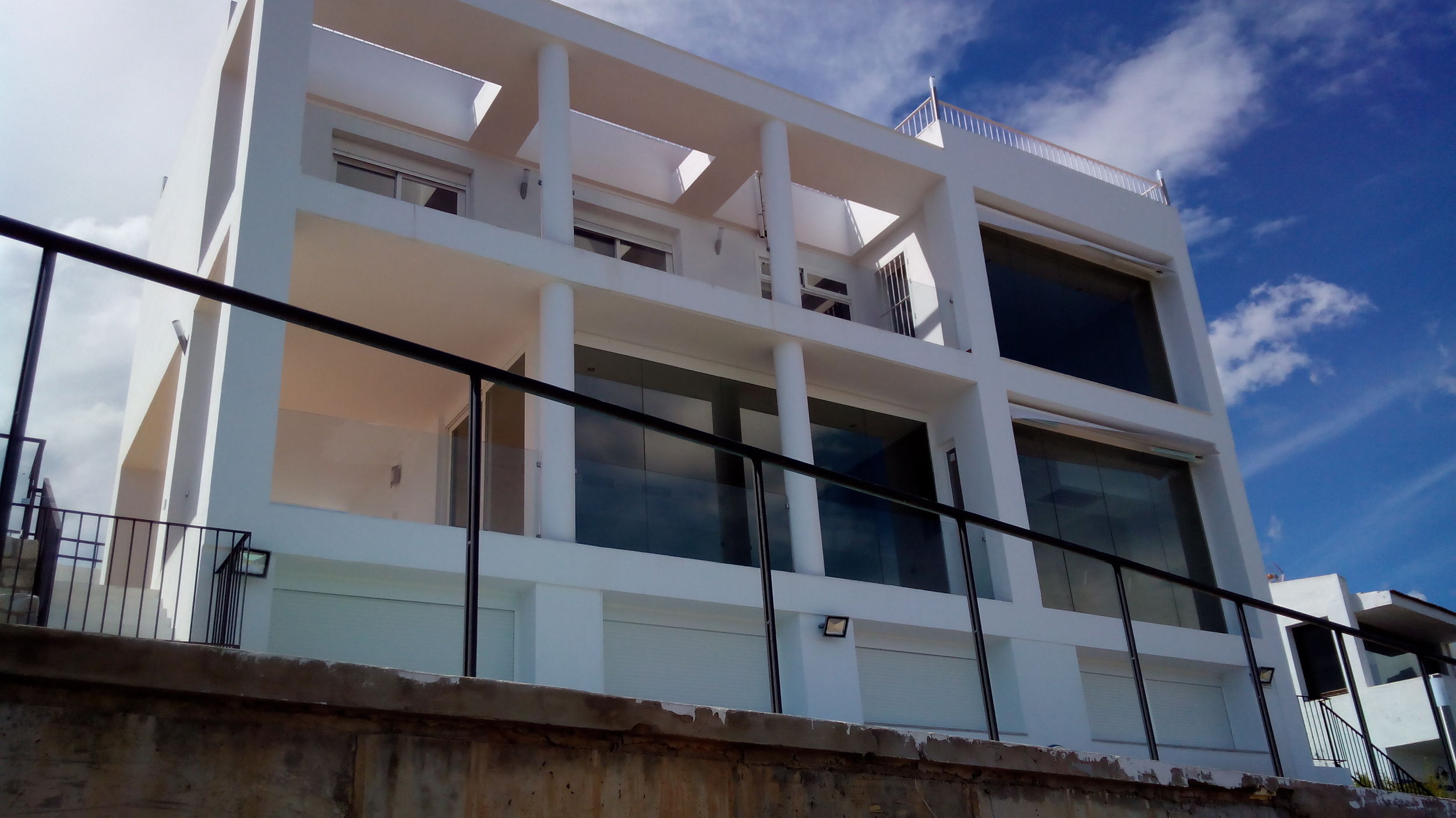 Spectra 40 Slightly tinted & 60% heat reduction.jpg