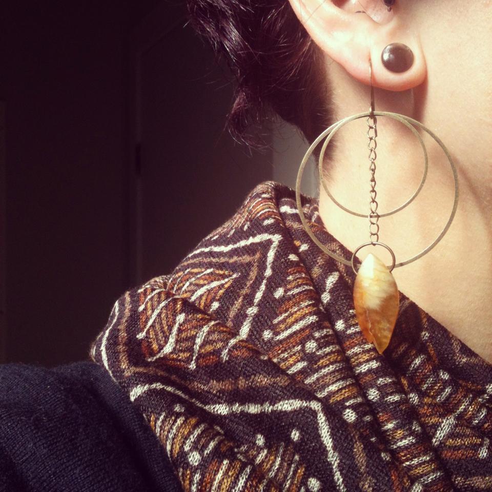 circle_earrings_scarf.jpg