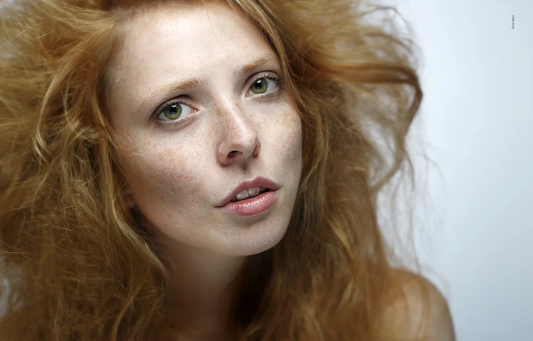 Wiebke, 4c. Small Elinchrom Beauty-Dish, all silver. Feathered, gridded. ISO 200, 50mm 1,4 @ 2,8 +8xND, 1/250th.