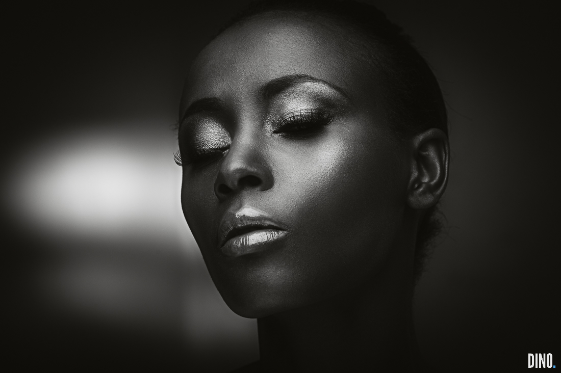 105 mm, f/8,0, 1/250 Sekunde im Fotostudio in Dortmund.