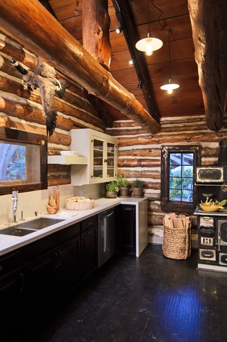 AmericanDreamBuilders-Ep4-Red-Kitchen-2.jpg