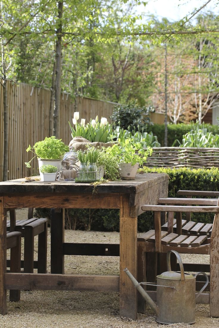 garden-pinners-hendy-curzon-table.jpg