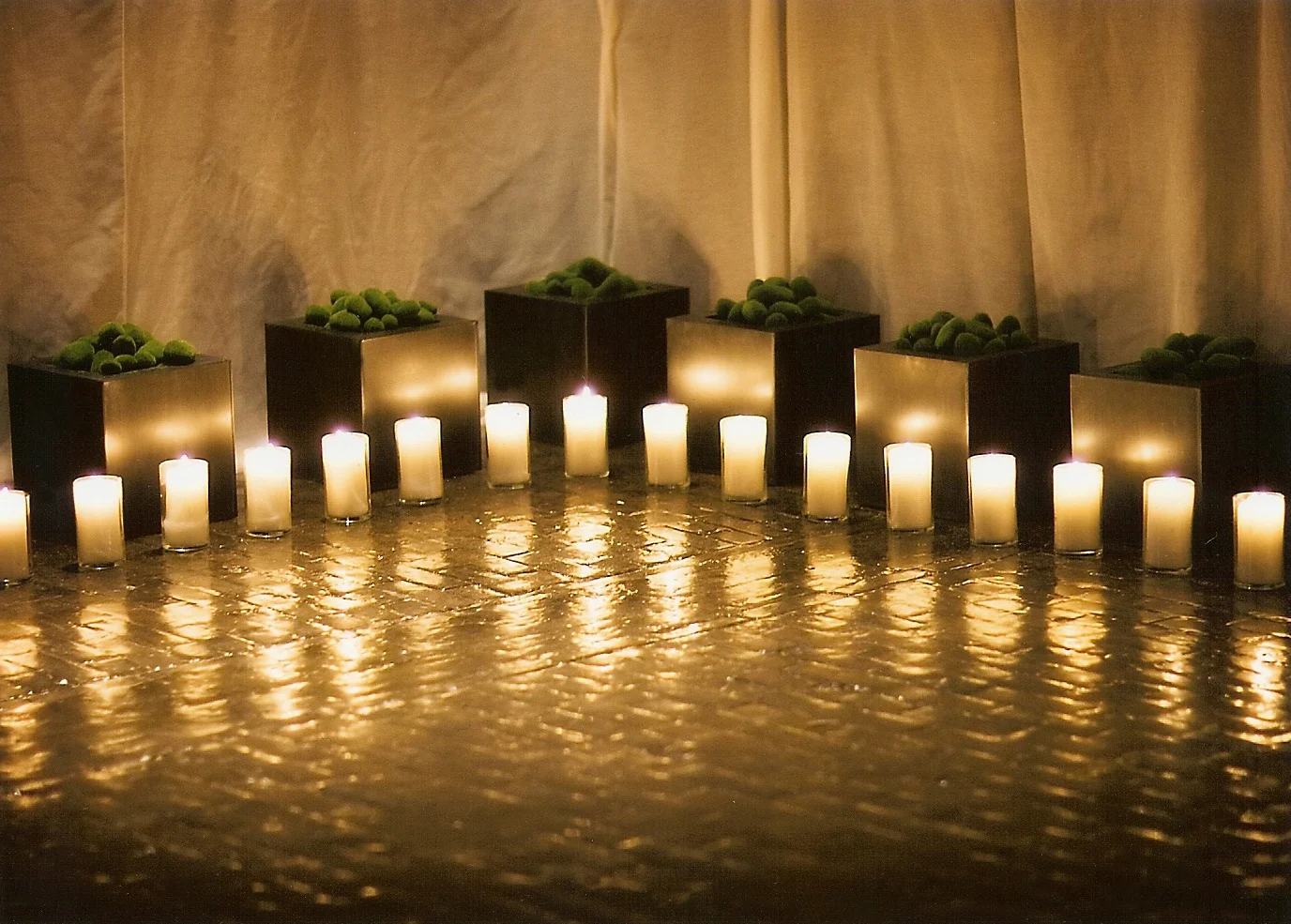 Wedding_moss and candles.jpg