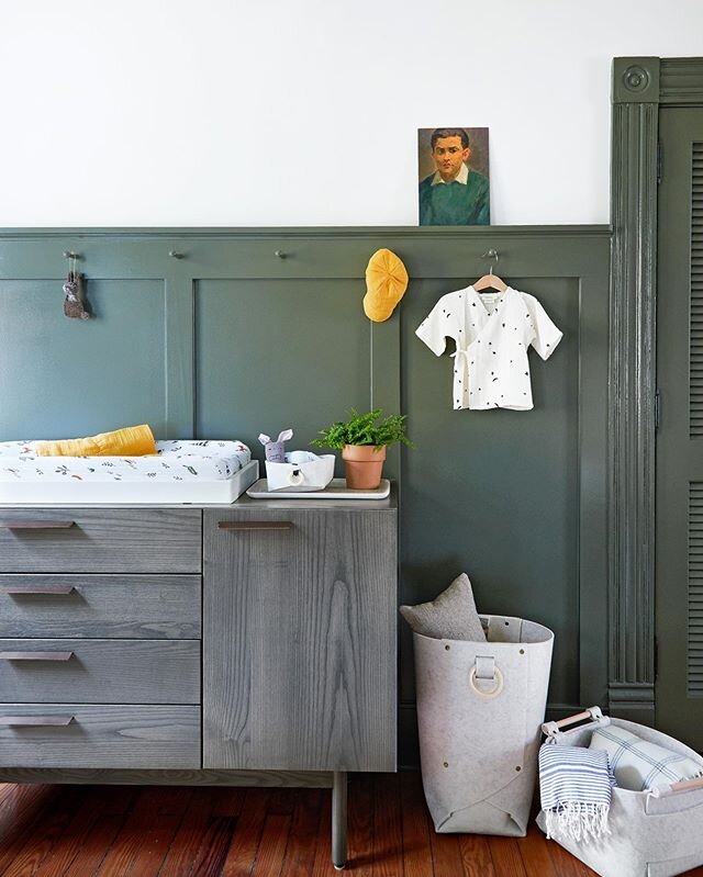 | green | calming, refreshing and nurturing. It promotes calmness of thinking and concentration. Green is one of the best colors in decorating a nursery because it is so abundant in nature&mdash;you can't go wrong!
.
For just the right amount of gree