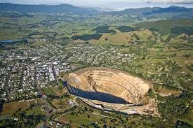 Waihi, New Zealand: Gold Mining and Coastal Town in Symbiosis. Cyanide Use since 1887.