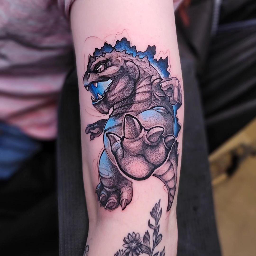Look at this little chibi Godzilla I got to do the other day. Not typically what you see from me, but it was too cute not to share! He's modeled after the Godzilla Minus One version! Check it out if you haven't already!
.
Also, ⬅️swipe➡️ to see the v