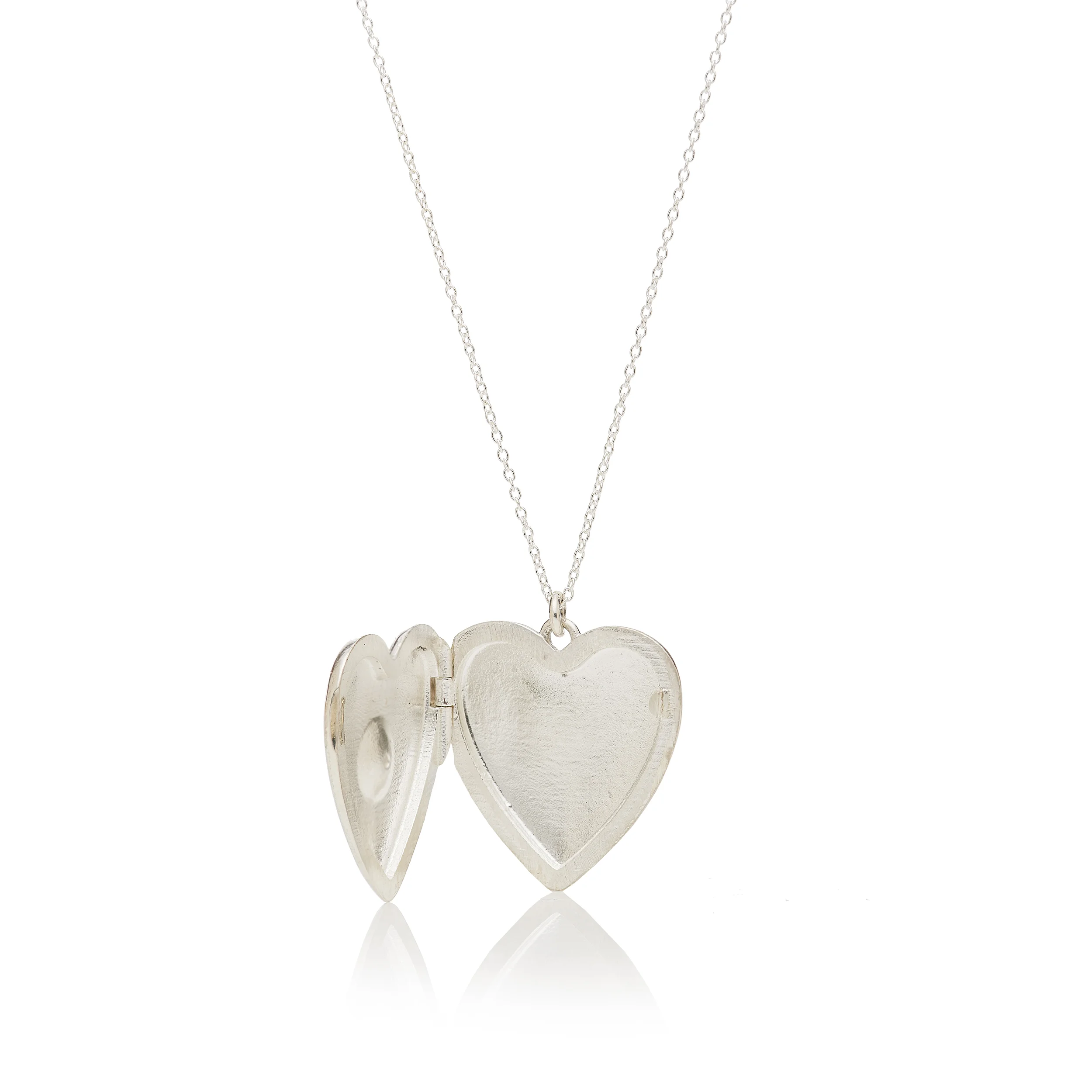 Locket_large_silver_heart_8169.jpg