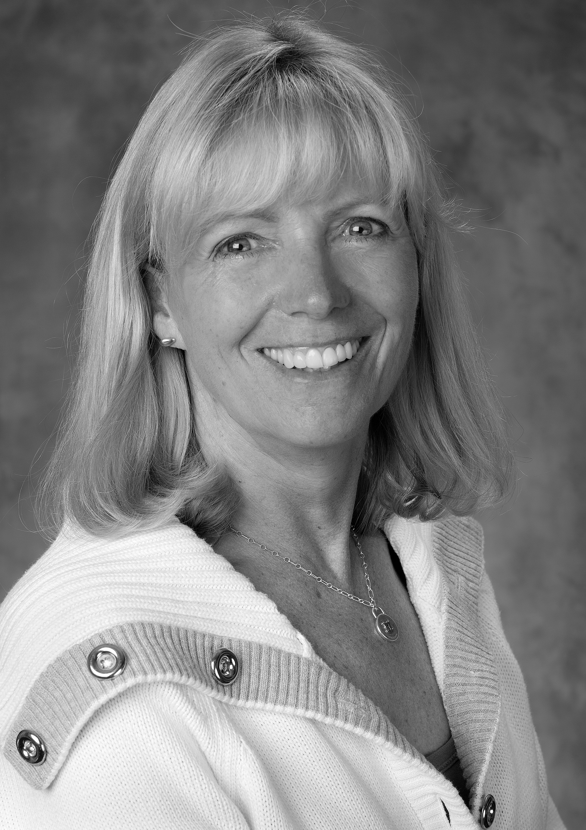 Ttracy Isacke headshot.jpg