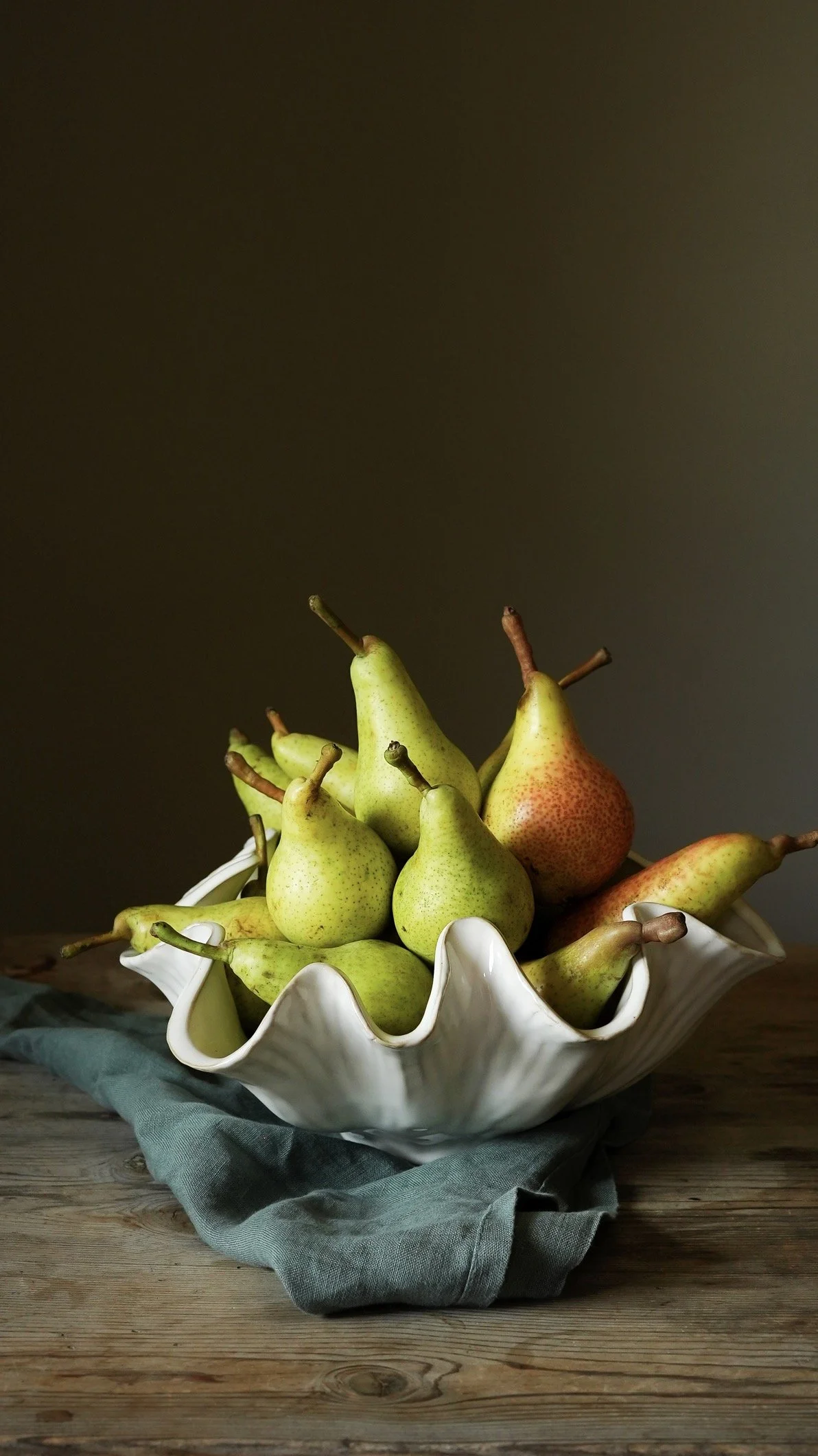 A Pear appears_04_bowl Vertical Close_DSC00072StudioMarille.jpg