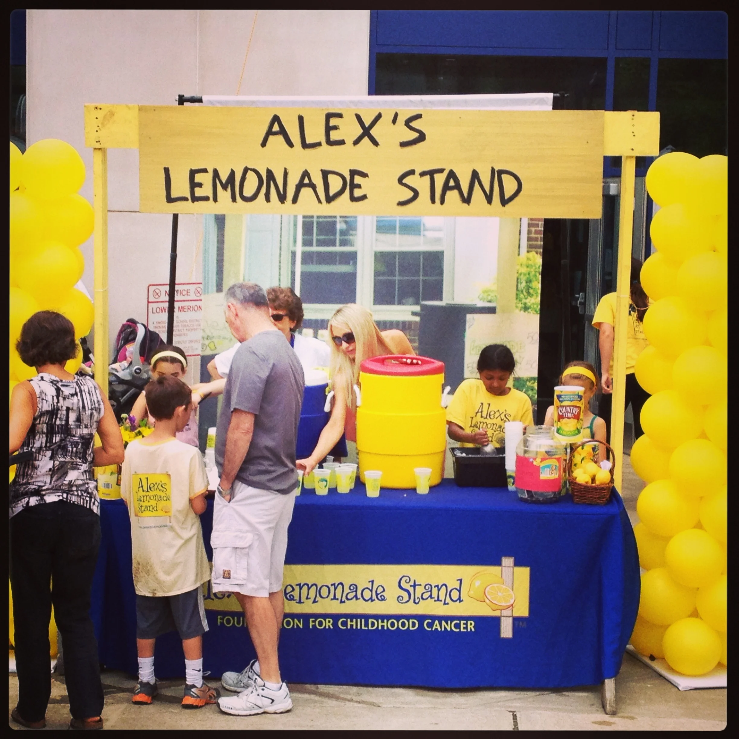 Alex Lemonade Stand Foundation's Team Lemon and the 2013 Philadelphia