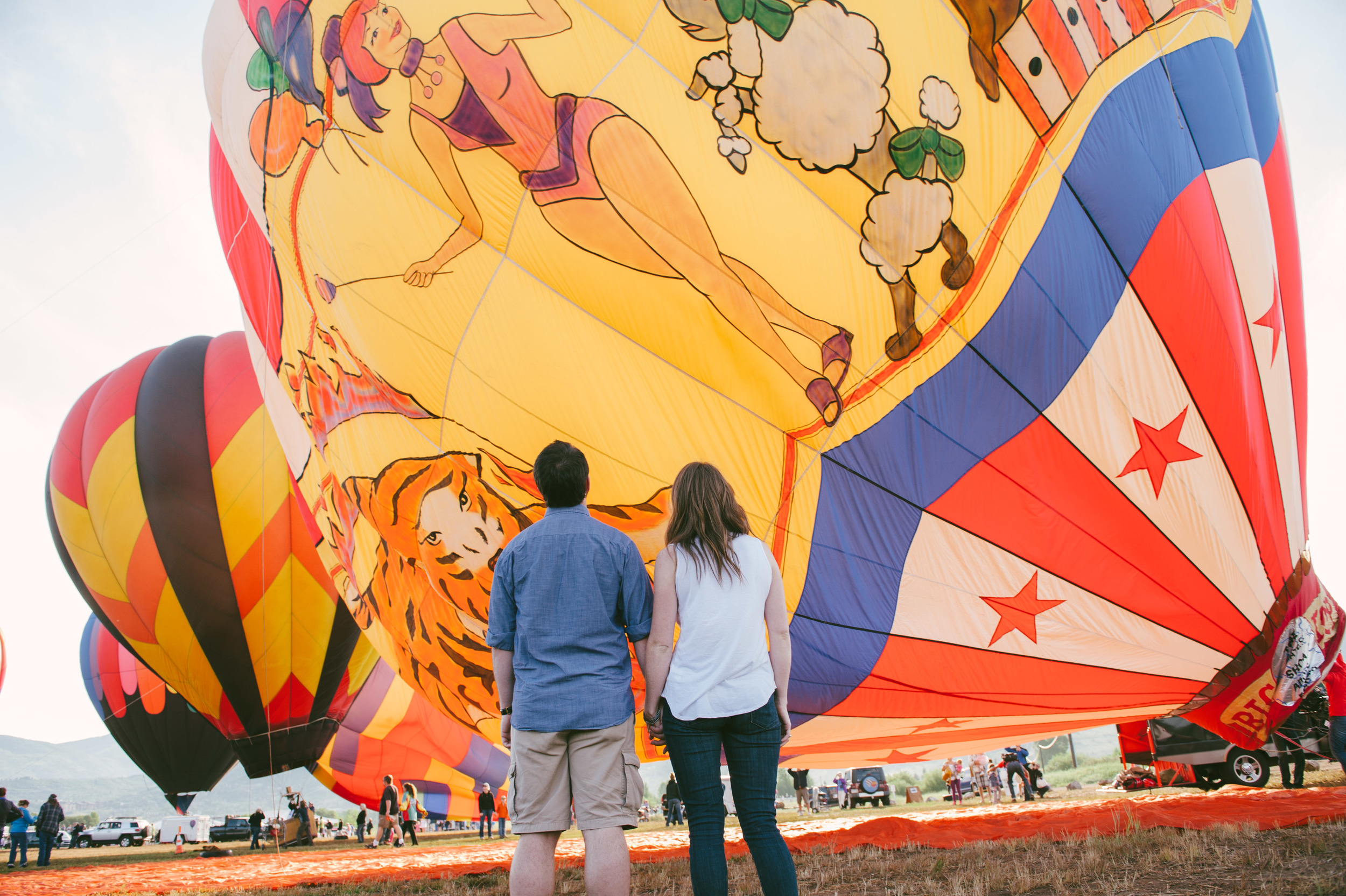  steamboat engagement photographer, hot air balloon rodeo in steamboat, steamboat hot air balloon rodeo, colorado hot air balloon rodeo, hot air balloon engagement, hot air balloon fiesta, hot air balloon proposal, hot air balloon engagement session 