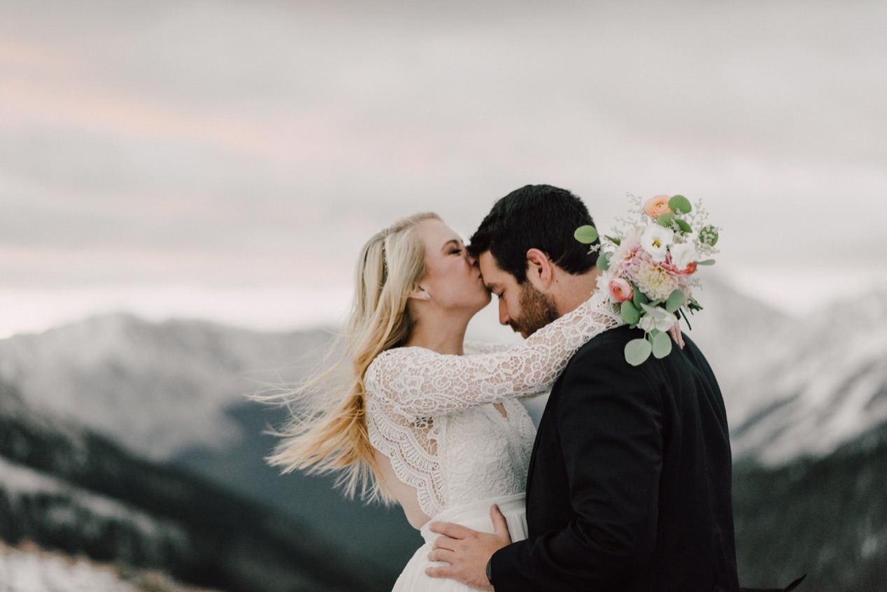 Colorado Elopement Photographer, Colorado Elopement Ideas, Colorado Mountain Elopement, Estes Park Elopement Photographer, RMNP Elopement, Rocky Mountain National Park Elopement, Denver Elopement Photographer, Boulder Elopement Photographer, Adventure Elopement in Colorado, Destination Elopement in Colorado, elopement ideas, elopement inspiration, adventure elopement, mountain elopement, places to elope, small wedding inspiration, couple kissing