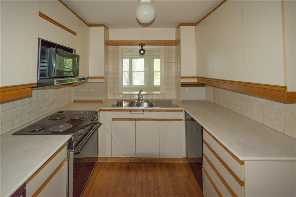 Before kitchen.jpg