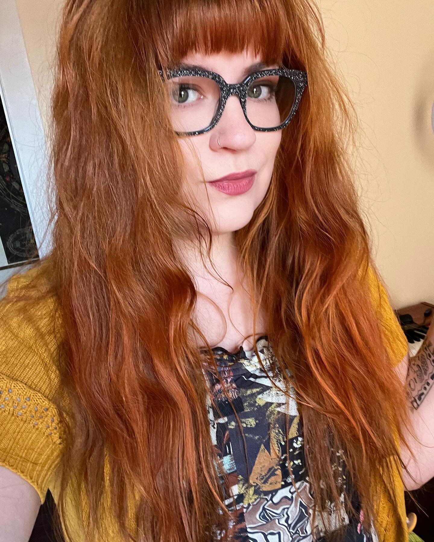 Breaking News: Almost 40-Year-Old Bisexual Discovers Her Hair Isn&rsquo;t Quite Straight Either 🫢 my haircare internet rabbithole is stressing me tf out, plz drop your reccs for products for 2a wavy hair (high volume of individually fine hairs, I th