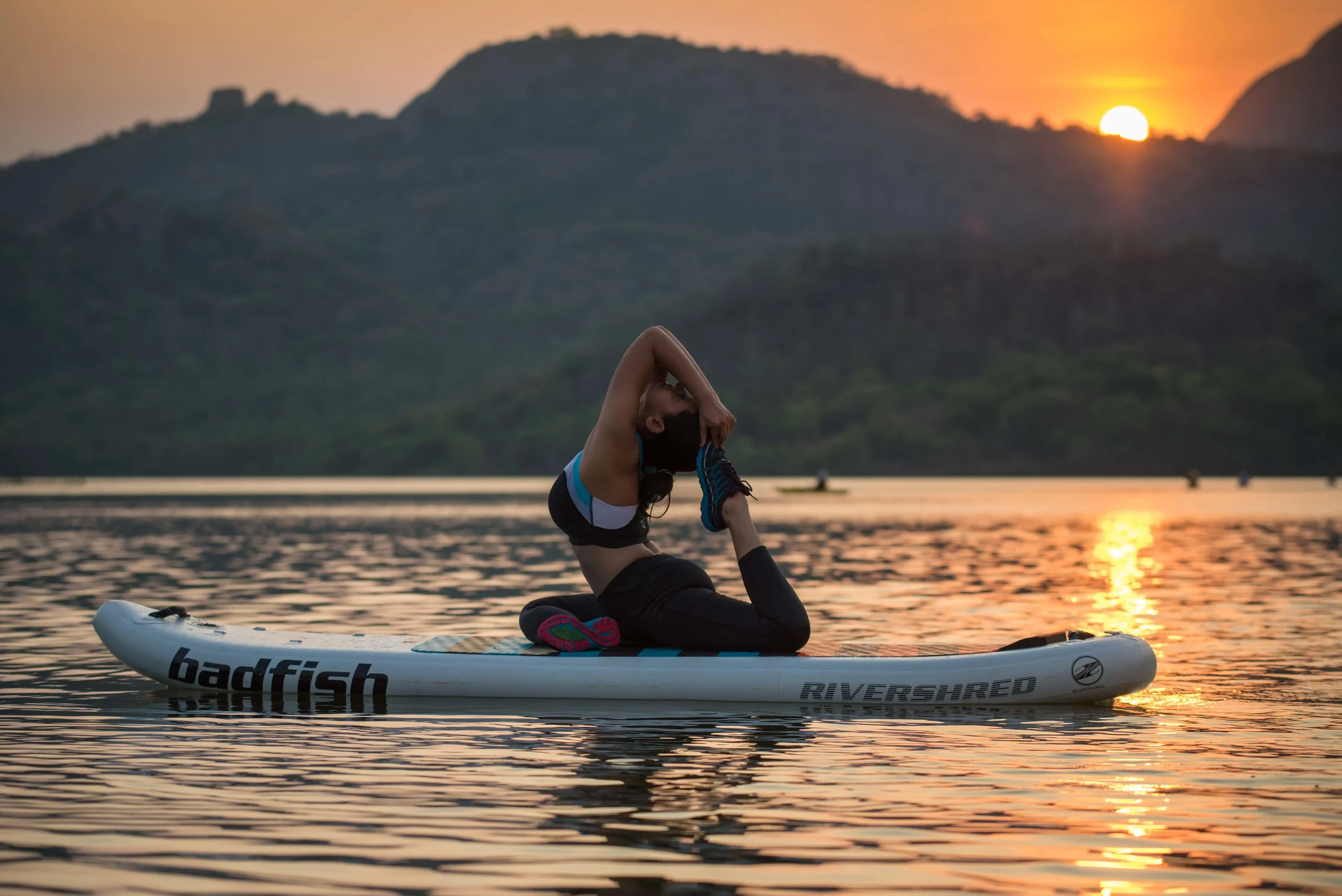 Standup Paddle Yoga (SUPYoga)