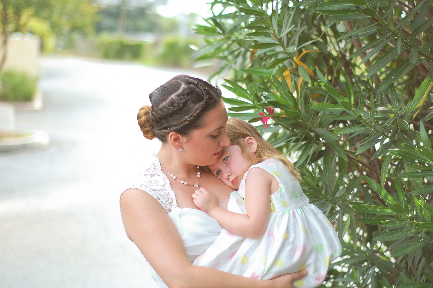  I photographed my sisters wedding in Jacksonville, Florida over the summer and managed to get some beautiful photos of her and my niece. 