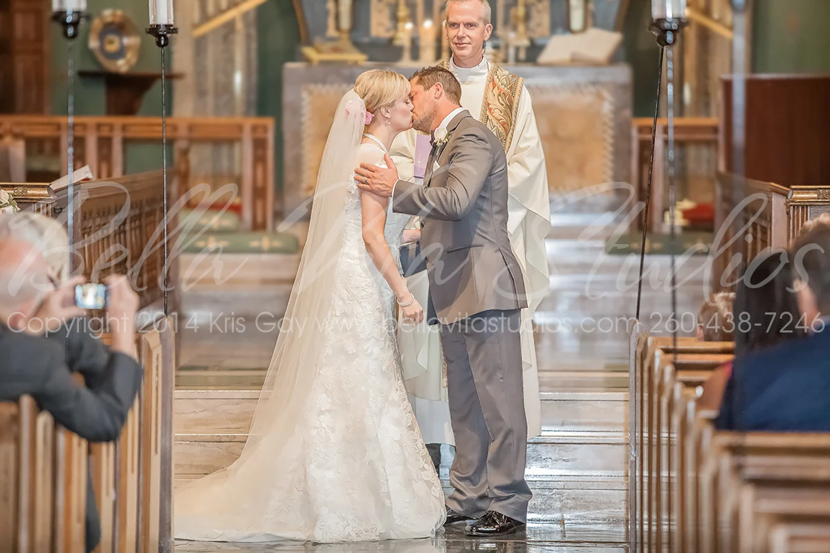 wedding-trinity-english-lutheran-church-fort-wayne-indiana-photographers-photography-engagement-1020