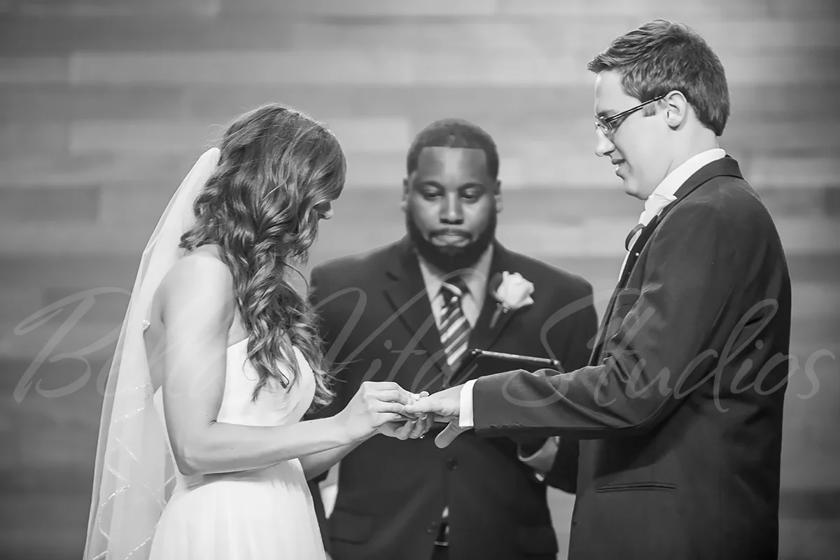 wedding-church-fort-wayne-reception-the-hayloft-hoagland-indiana-photographers-photography-1031wedding-church-fort-wayne-reception-the-hayloft-hoagland-indiana-photographers-photography-1031