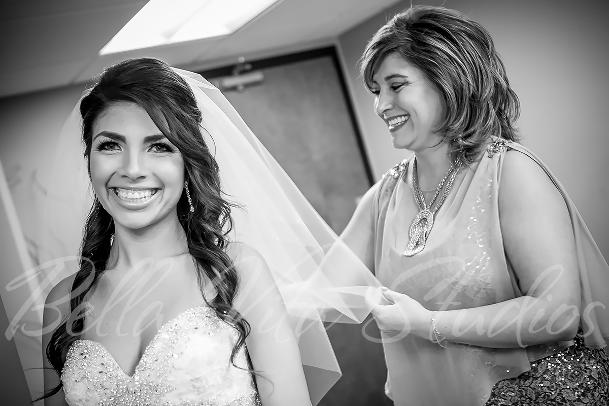 fort-wayne-wedding-photographers-photography-engagement-20140920-church-reception-1052