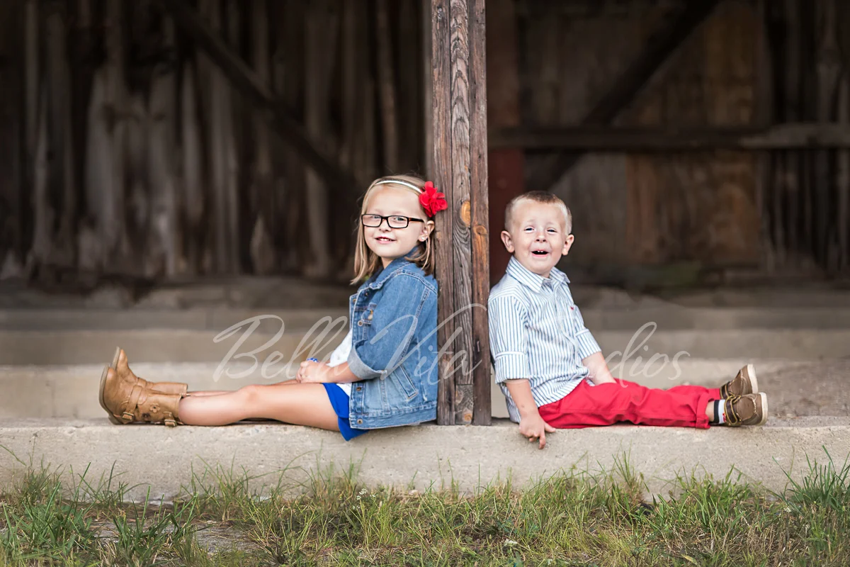 fort-wayne-family-photographers-photography-portraits-photos-location-outdoor-group-1047.jpg