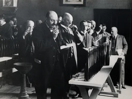 Grosser Ring Auction 1890s Mosel.jpeg