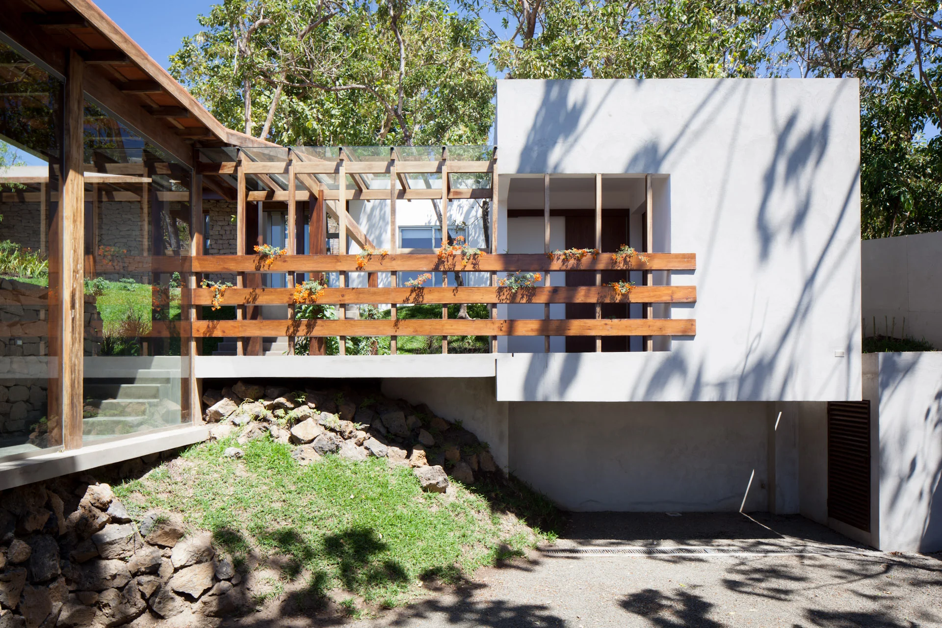 Architecture-Modern-Casa-Jardin-El-Salvador-Jason-Bax-04.JPG