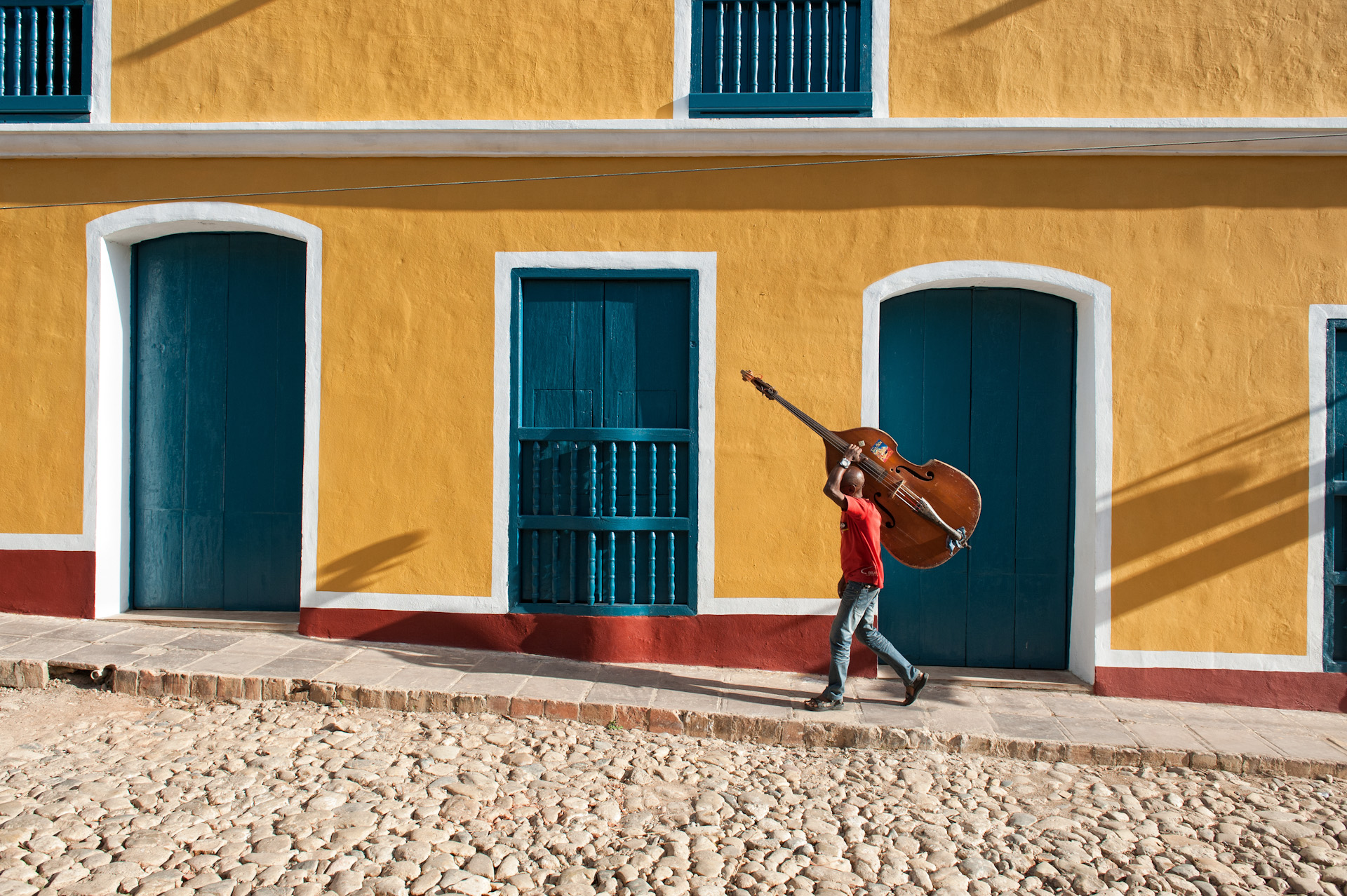 Cuba-Trinidad-Travel-Street-Scence-Instrument-Jason-Bax.JPG