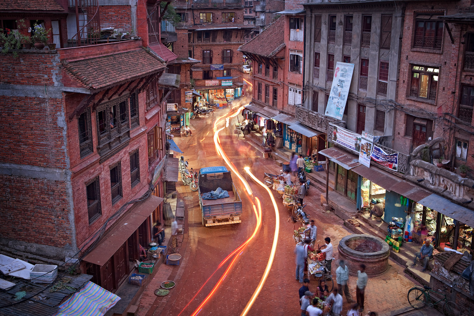 Nepal-Bhaktapur-Travel-Village-Night.JPG