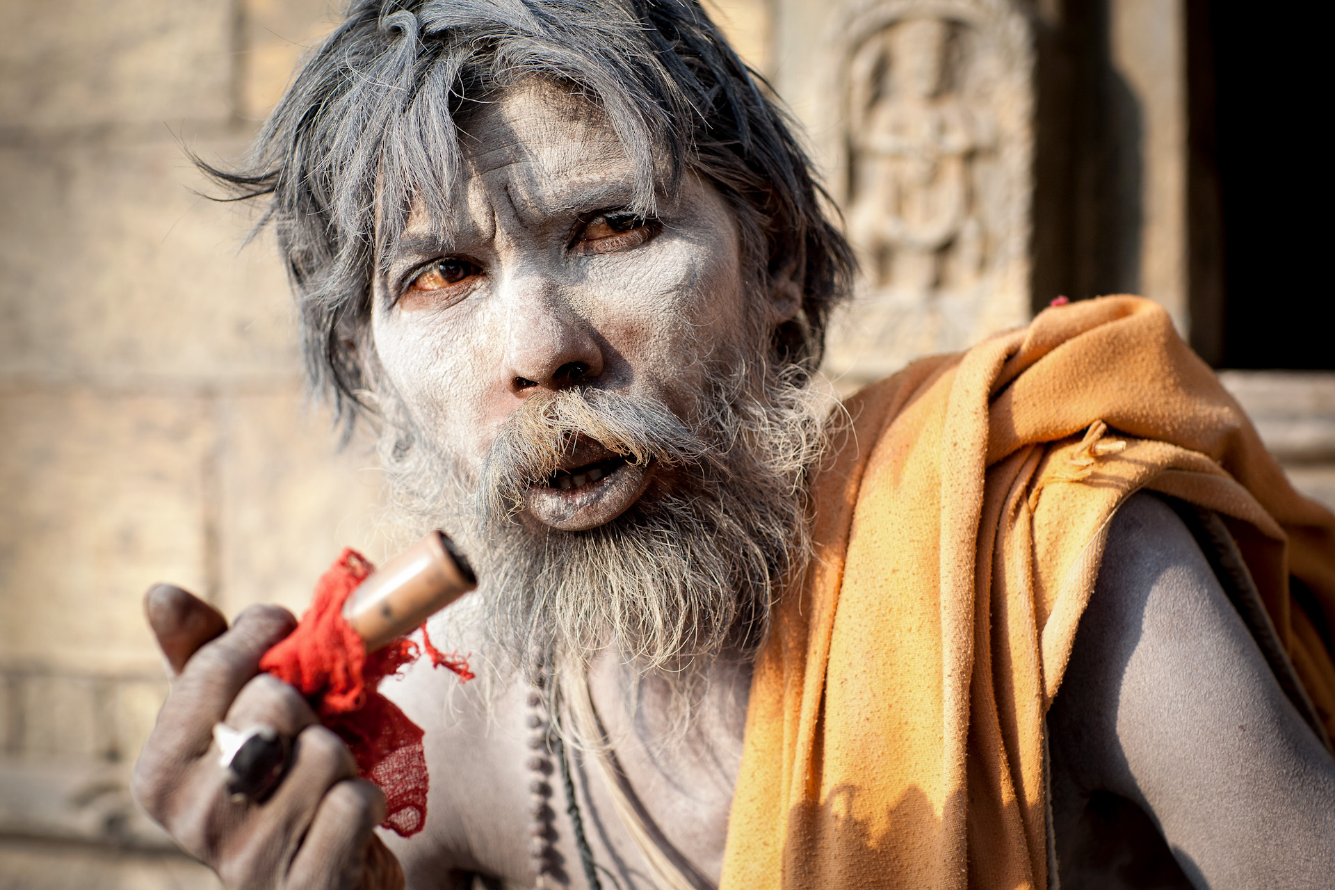 Nepal-Kathmandu-Travel-Sadhu-Smoke-Pashupatinath-Hindu_3.JPG