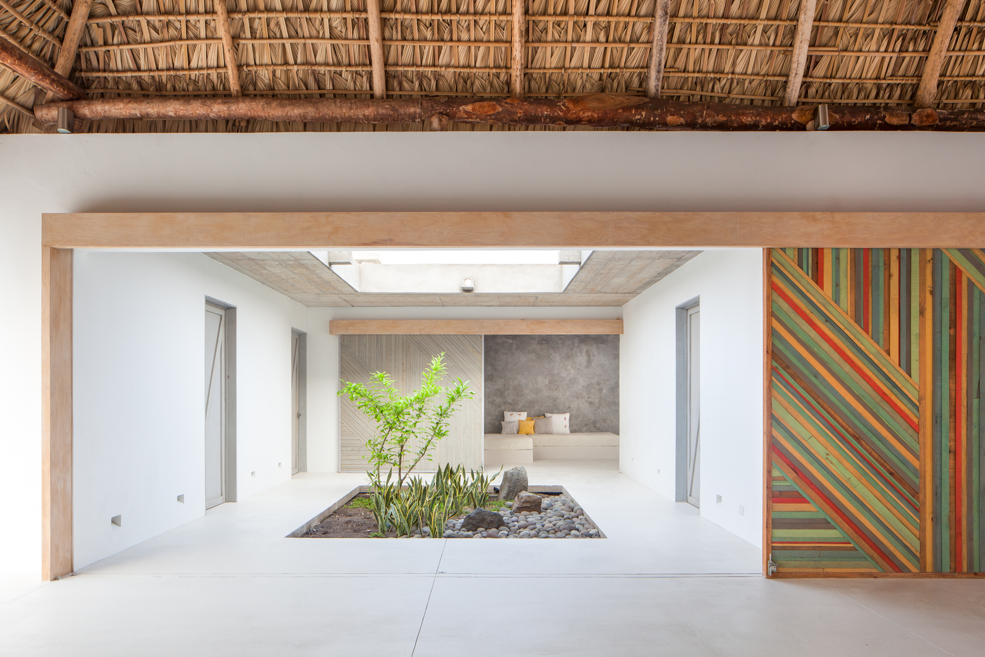 Architecture-Modern-Casa-Azul-El-Salvador-Jason-Bax-2.JPG