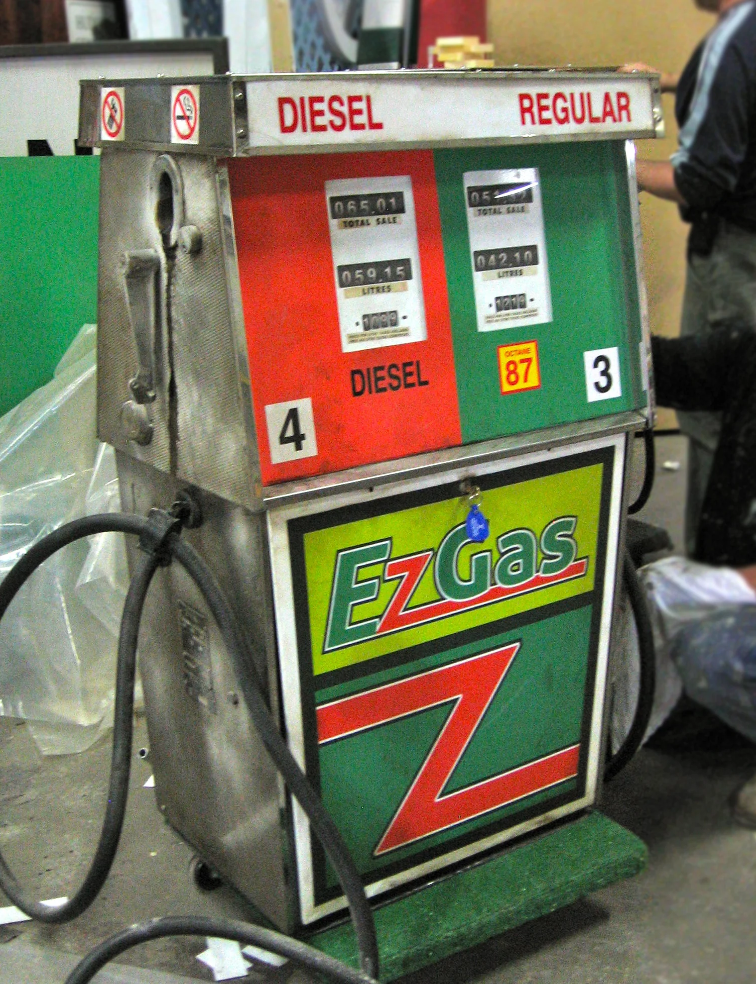 Gas Pump Graphics - Heartland Season 5