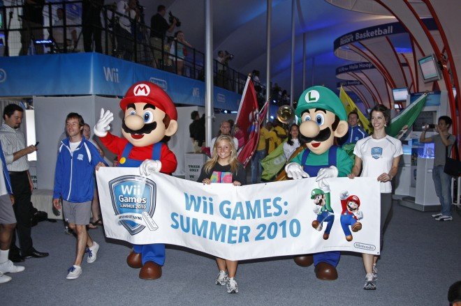 Wii Summer Games 2010 Photo 004 Mario Luigi Shawn.jpg